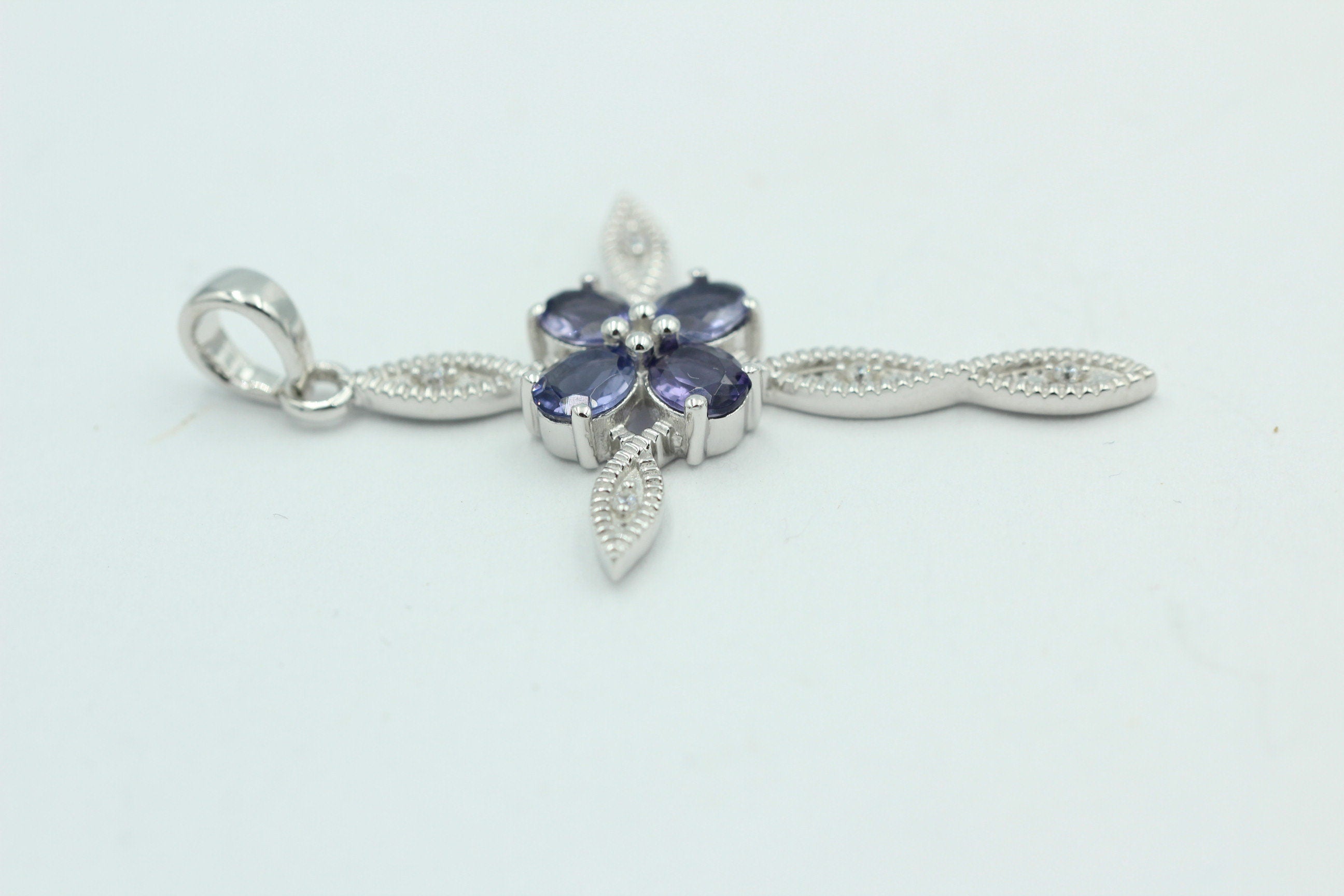 1,6 Carat Iolith Kreuz Anhänger 925 Silber Collier Kette Wassersaphir Luchssaphir
