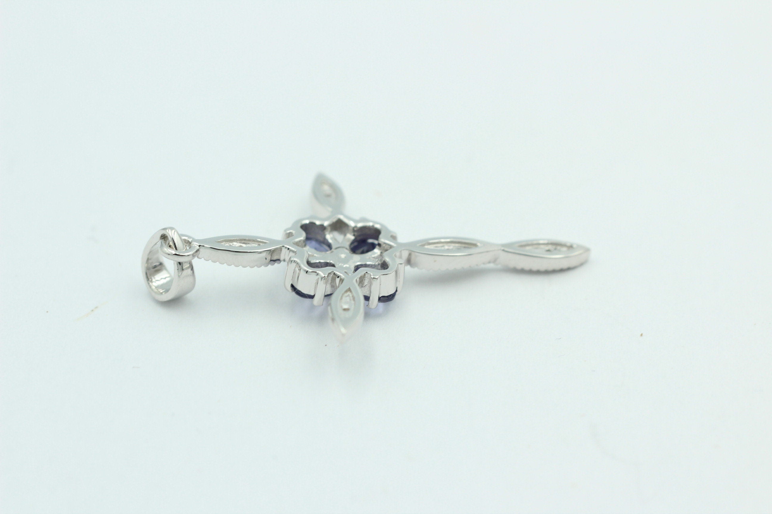1,6 Carat Iolith Kreuz Anhänger 925 Silber Collier Kette Wassersaphir Luchssaphir