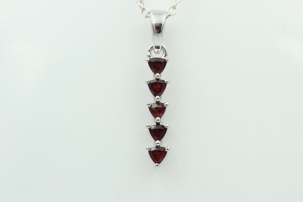 Edler 1,0 Carat Granat  Anhänger 925 Sterling Silber  Blutroter Edelstein