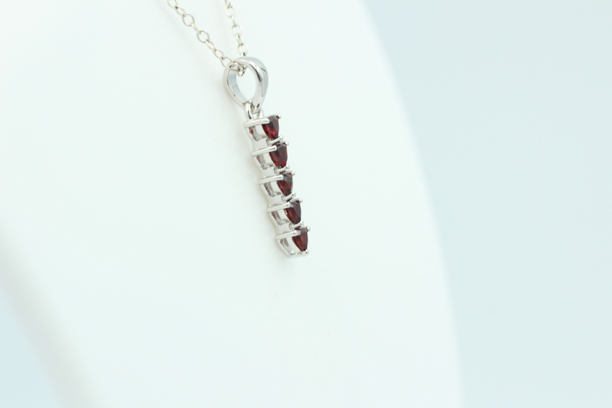 Edler 1,0 Carat Granat  Anhänger 925 Sterling Silber  Blutroter Edelstein