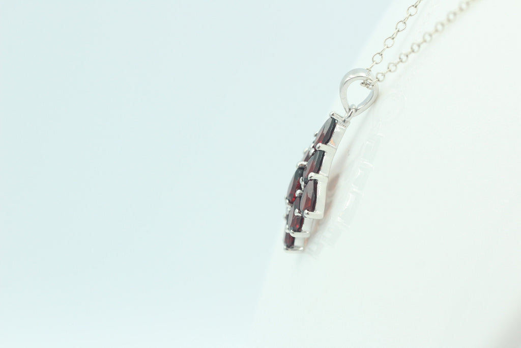 Edler 3,45 Carat Granat Anhänger 925 Silber blutroter Edelstein Top