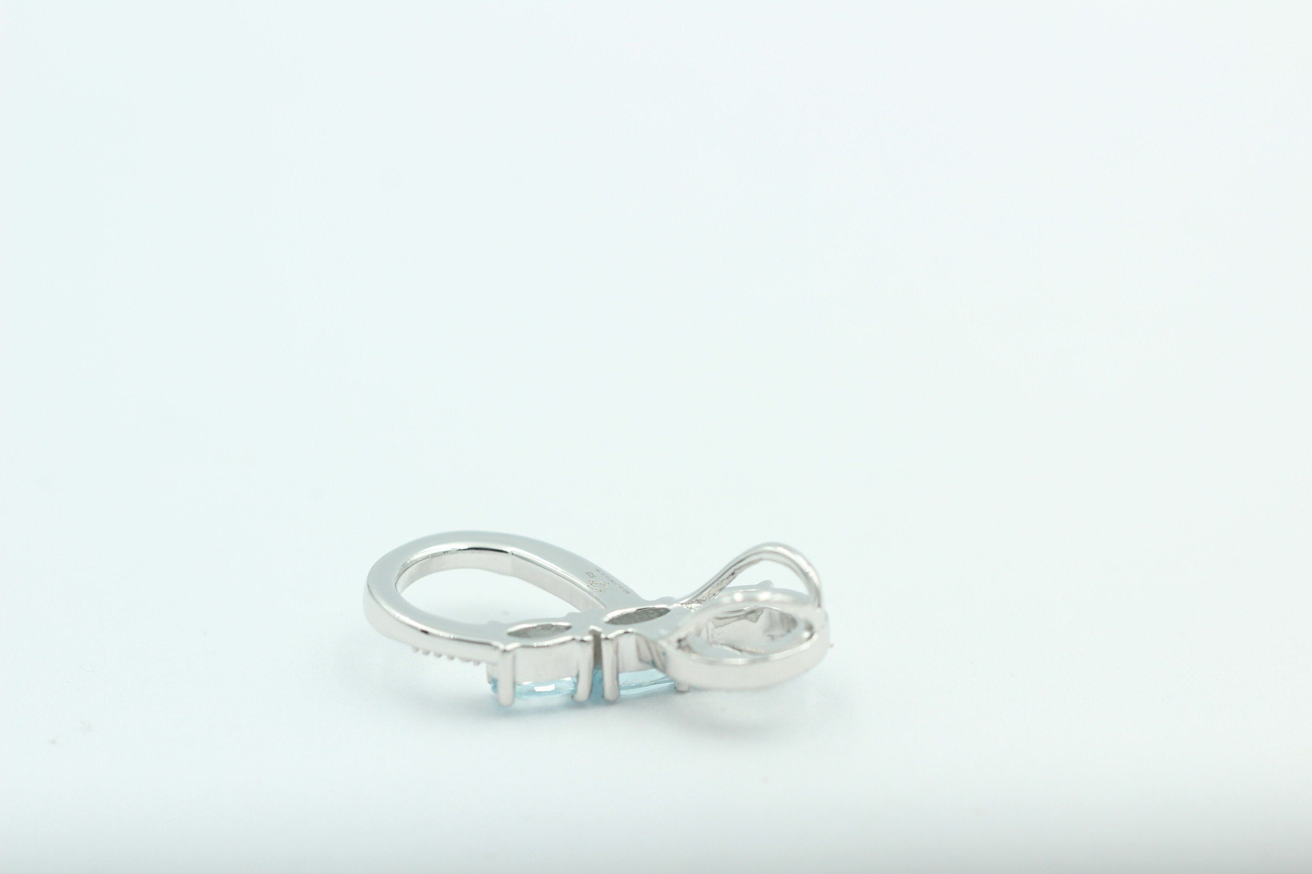 0,72 Carat Blautopas Anhänger Unendlichkeit 925 Silber Infinity