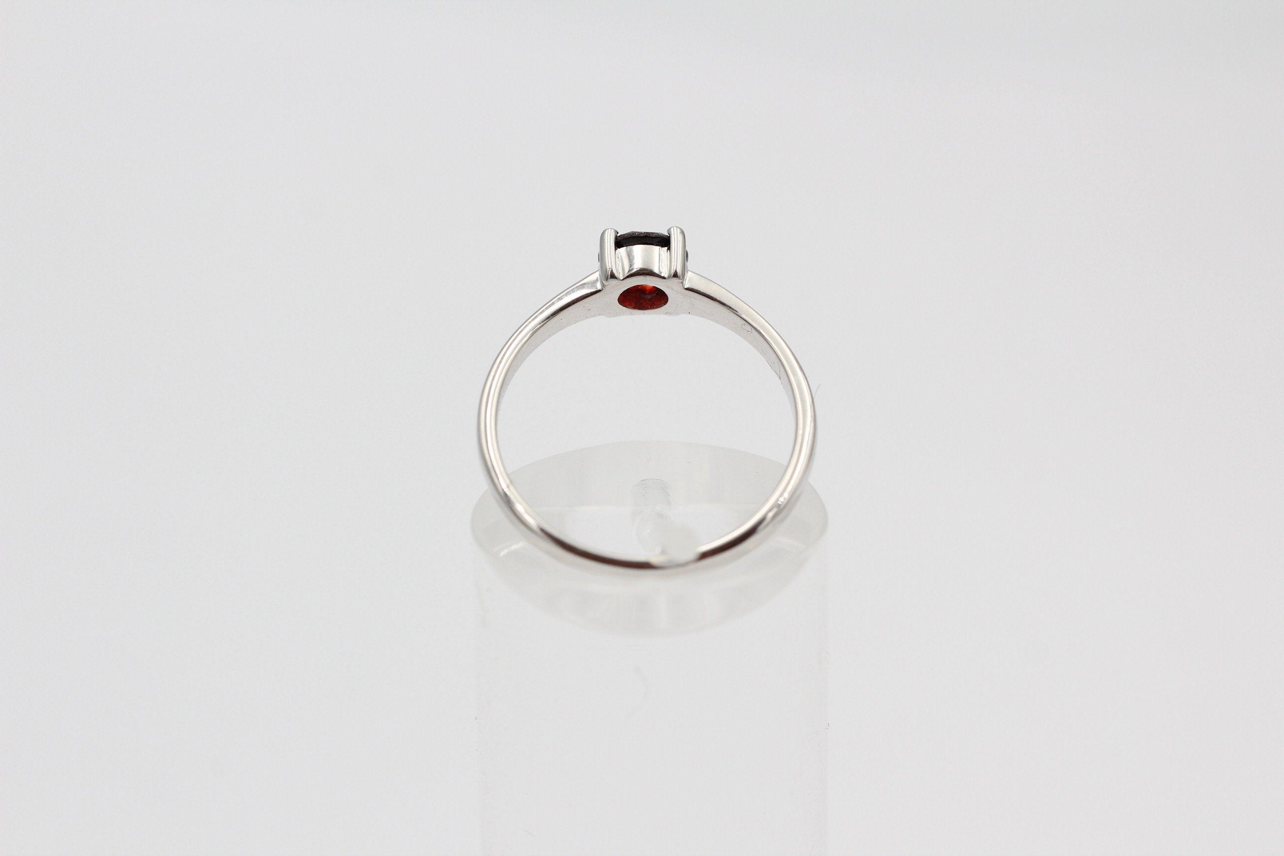 Edler 1,15 Carat Granat Ring 925 Silber Fingerring blutrot  9 / 16 / 60