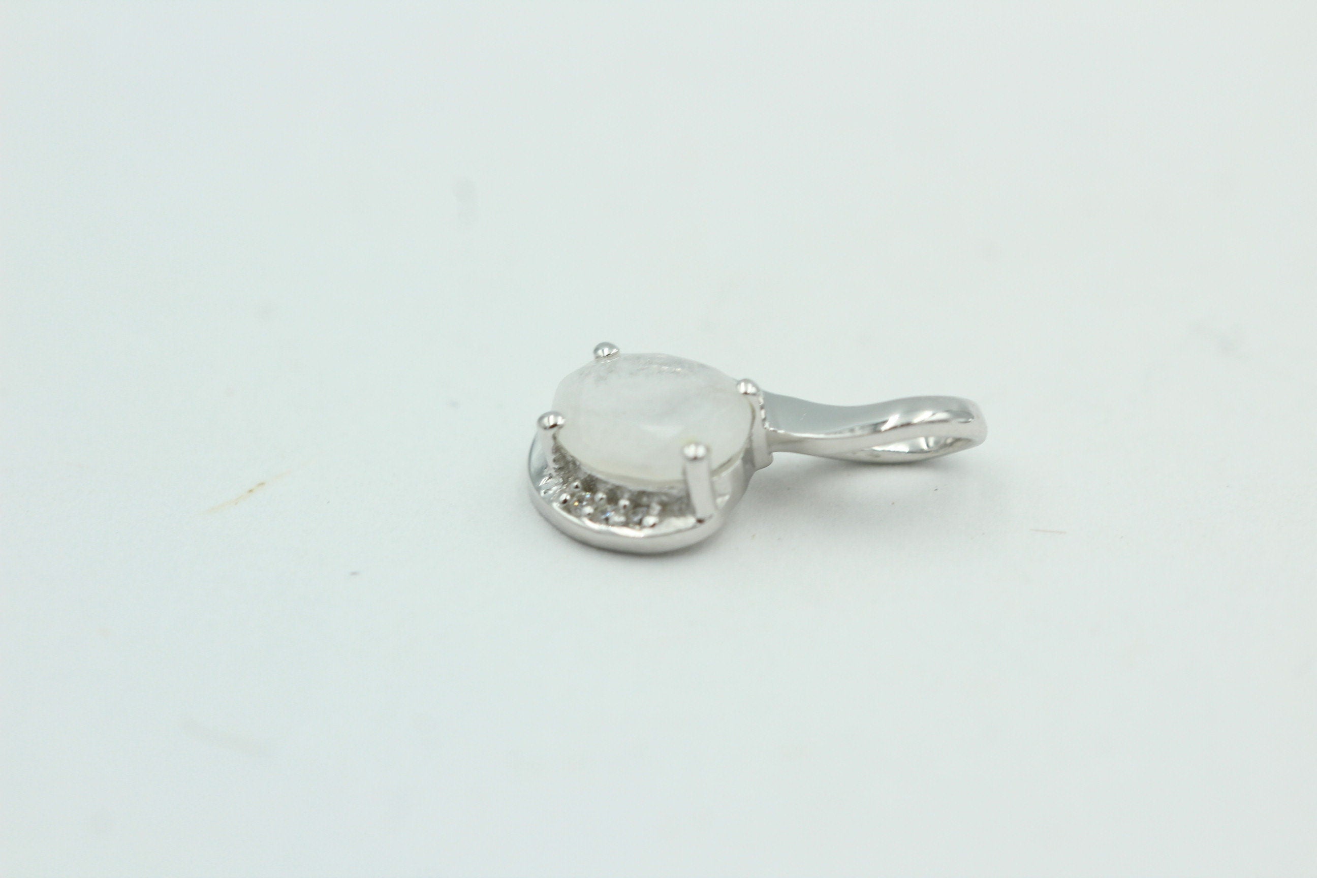 1,12 Carat Regenbogen Mondstein Anhänger 925 Silber Collier Kette mit Zirkonia