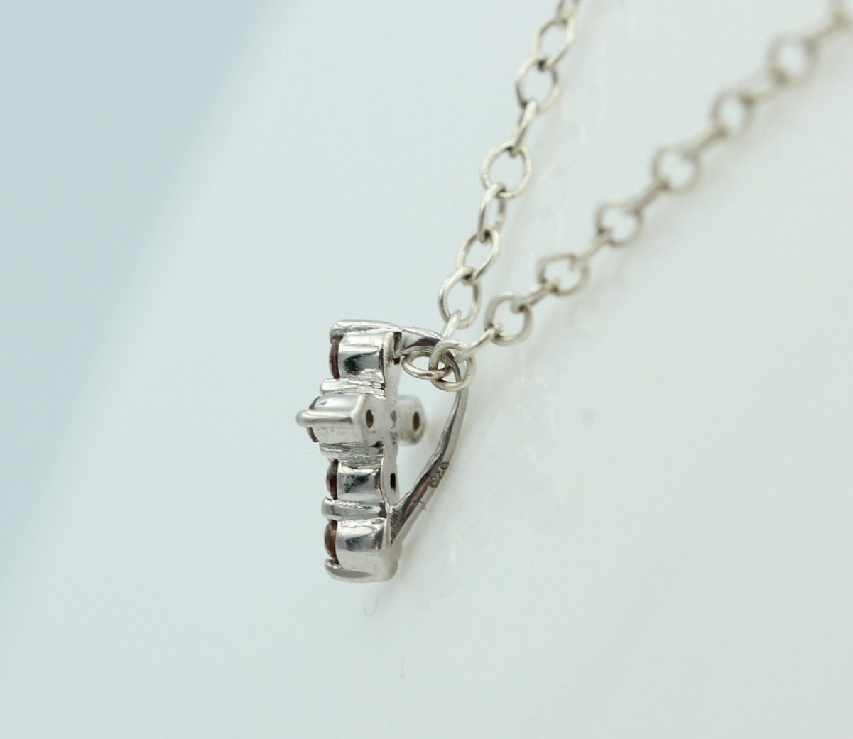 0,072 Carat roter Diamant Kreuzanhänger 925 Silber Collier Kette I2 - I3 Top