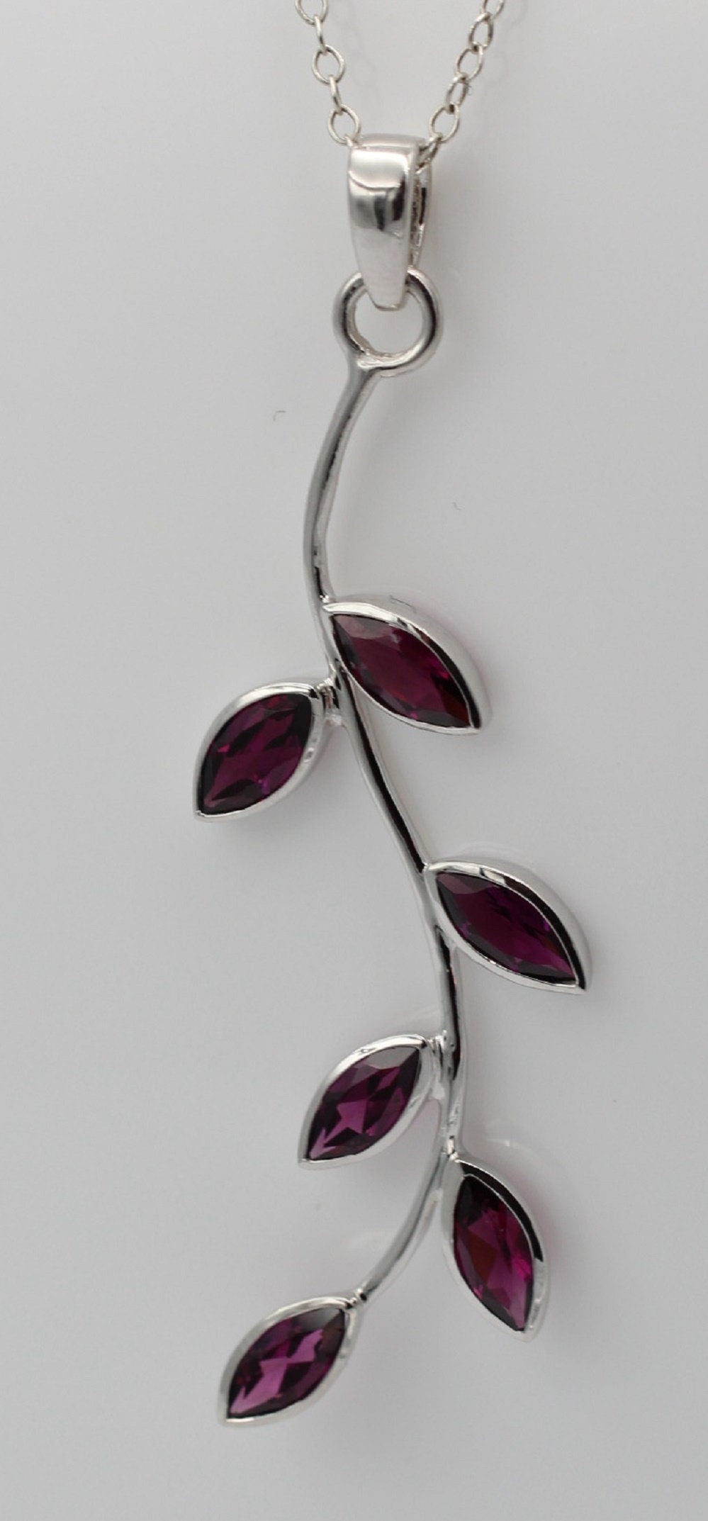 Edler 3,15 Carat Granat Blatt Anhänger 925 Silber Collier Kette Anhänger Top