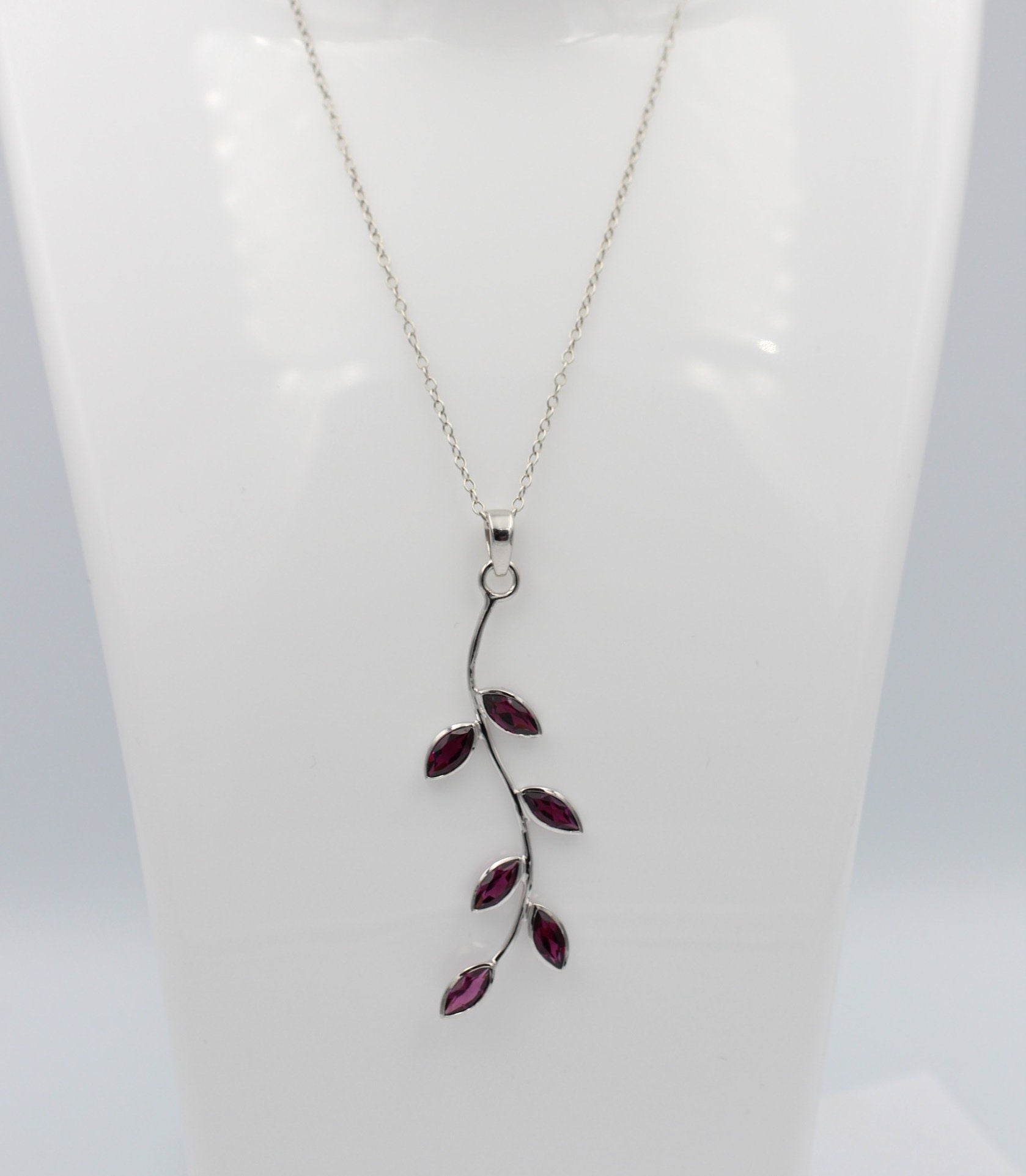 Edler 3,15 Carat Granat Blatt Anhänger 925 Silber Collier Kette Anhänger Top