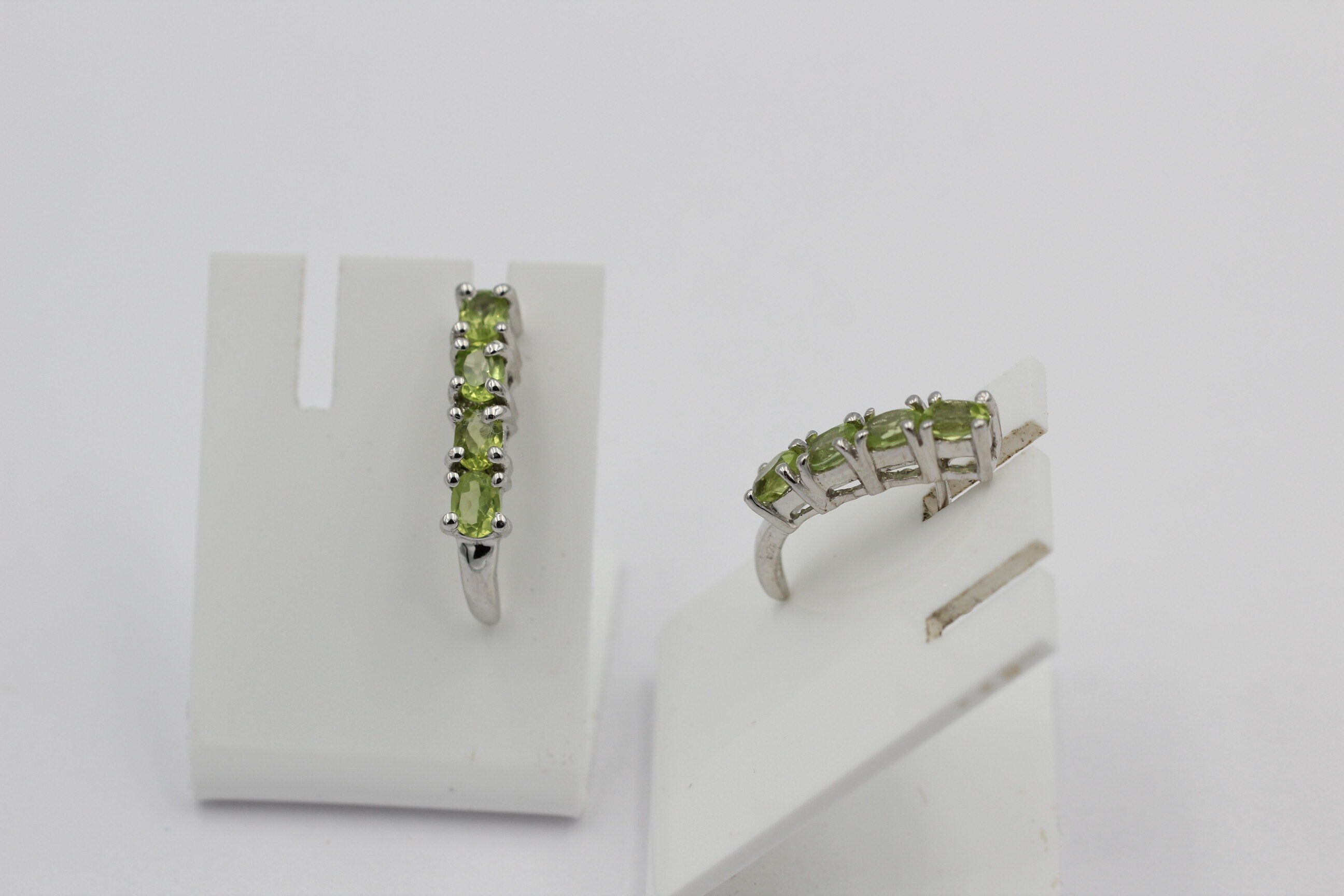 Edle 1,52 Carat Peridot Ohrstecker 925 Silber maigrüner Olivin Ohrschmuck