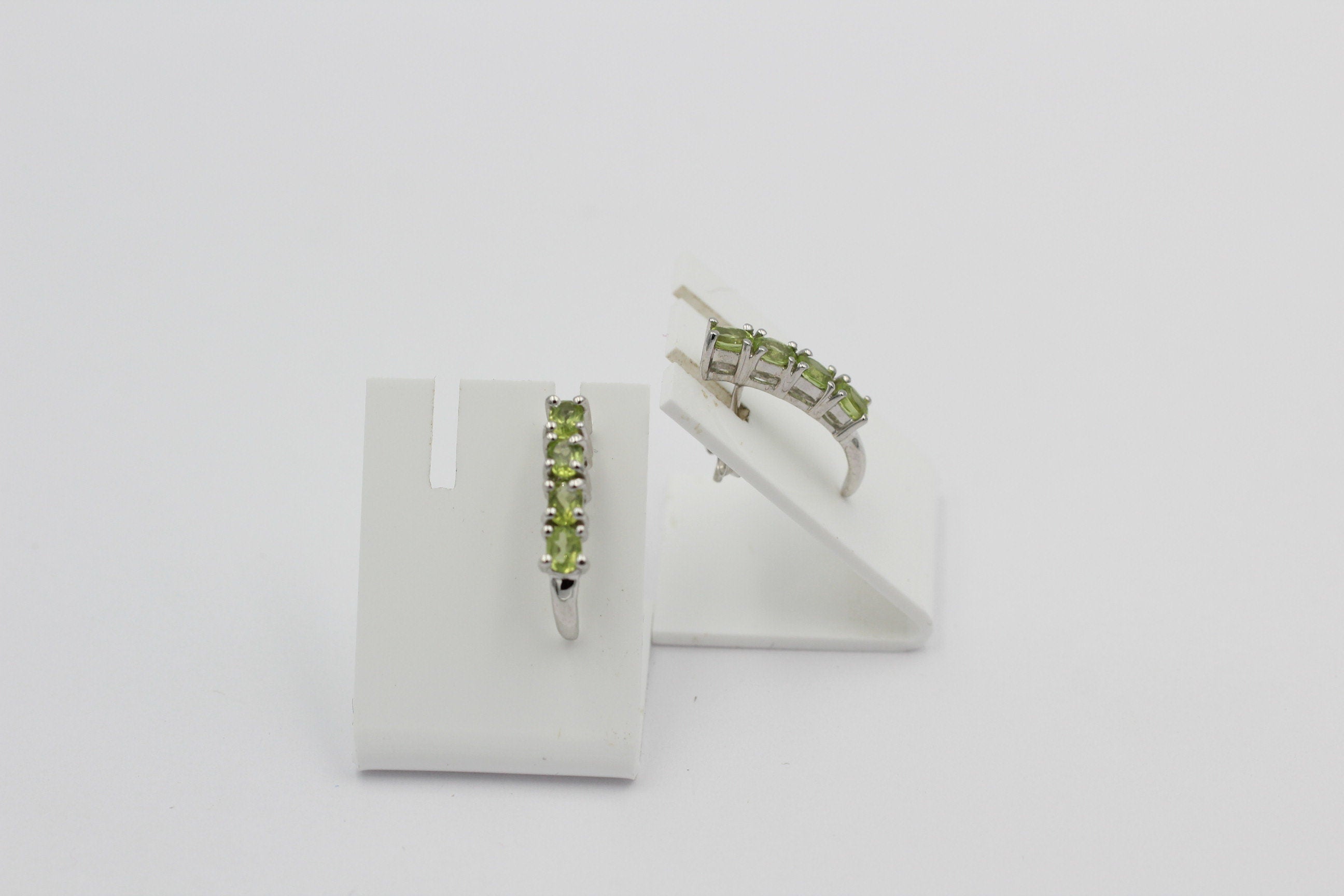 Edle 1,52 Carat Peridot Ohrstecker 925 Silber maigrüner Olivin Ohrschmuck