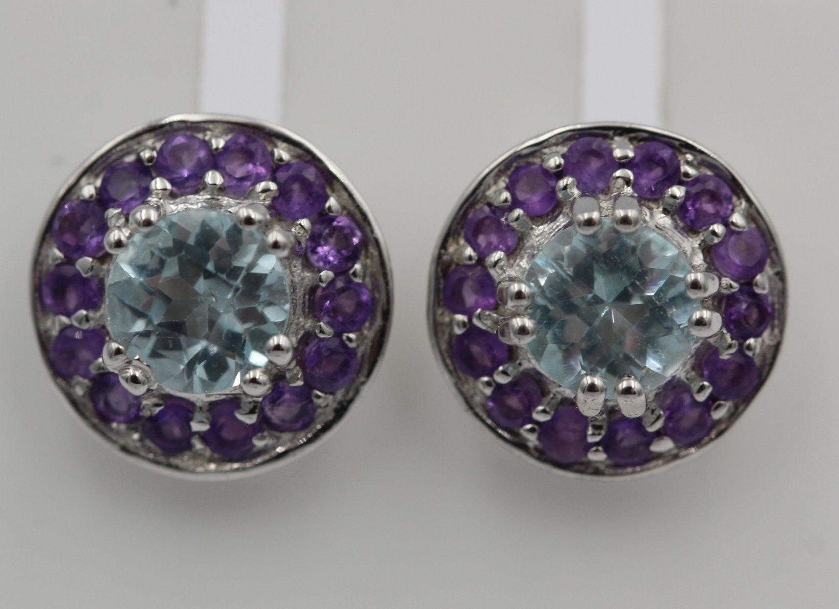 Edle 1,7 Carat Blautopas Amethyst Ohrstecker 925 Silber Edelsteinohrstecker Top