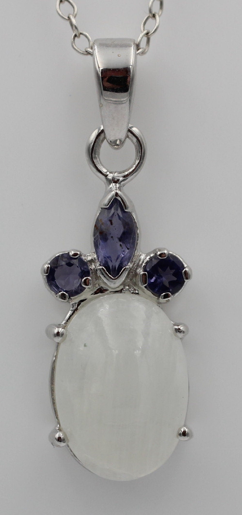 6,25 Carat Mondstein Iolith Anhänger 925 Silber Collier Kette Wassersaphir Top