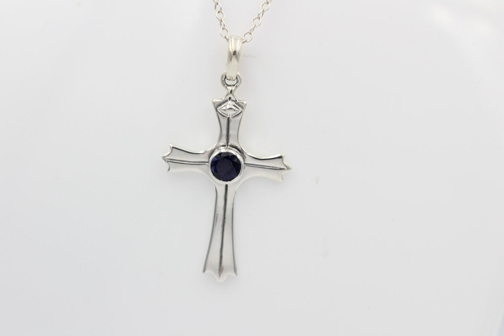 0,36 Carat Iolith Kreuz Anhänger 925 Silber Wassersaphir Luchssaphir