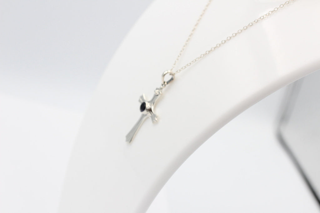 0,36 Carat Iolith Kreuz Anhänger 925 Silber Wassersaphir Luchssaphir
