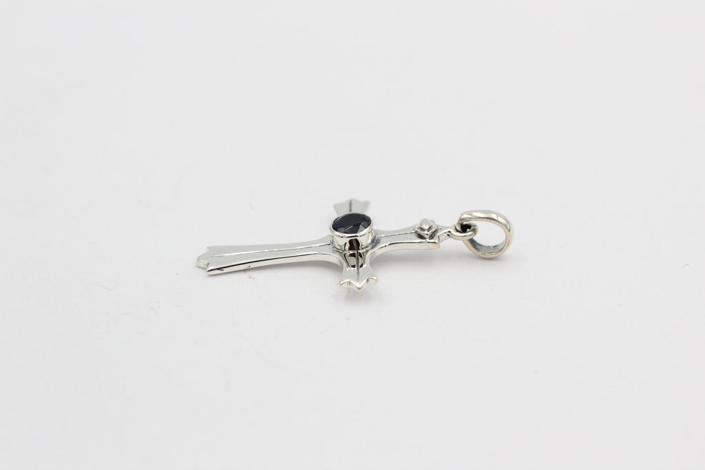 0,36 Carat Iolith Kreuz Anhänger 925 Silber Wassersaphir Luchssaphir