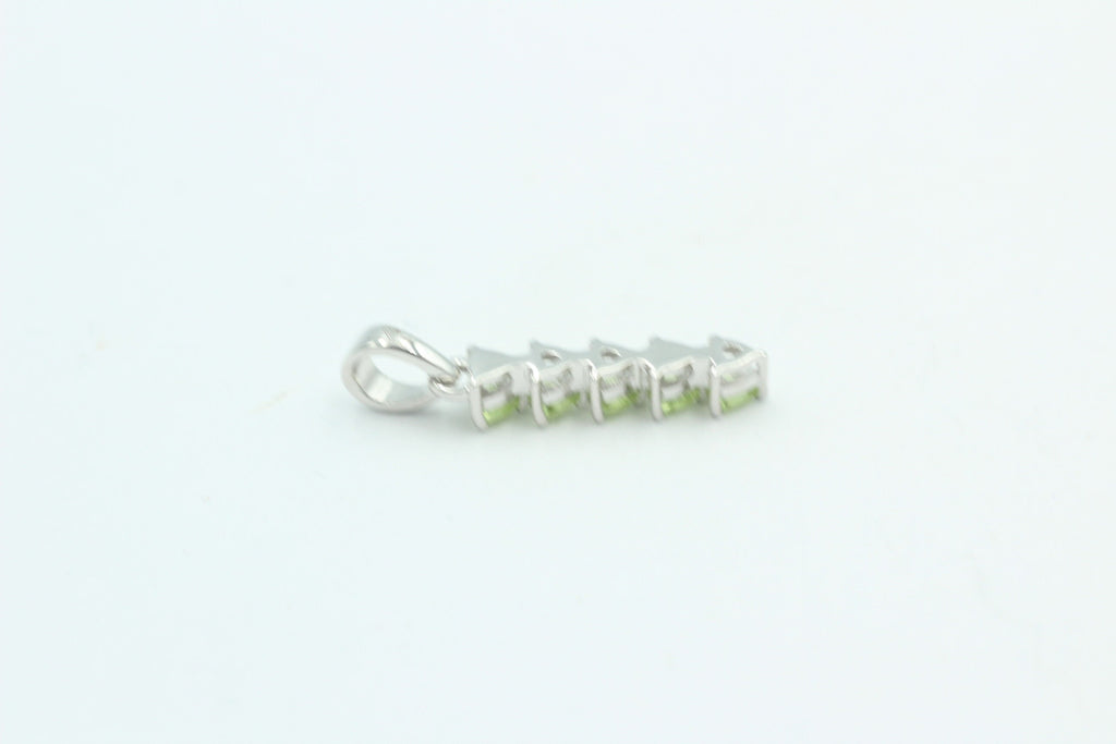 Edler 1,0 Carat Peridot Anhänger 925 Sterling Silber  Olivin