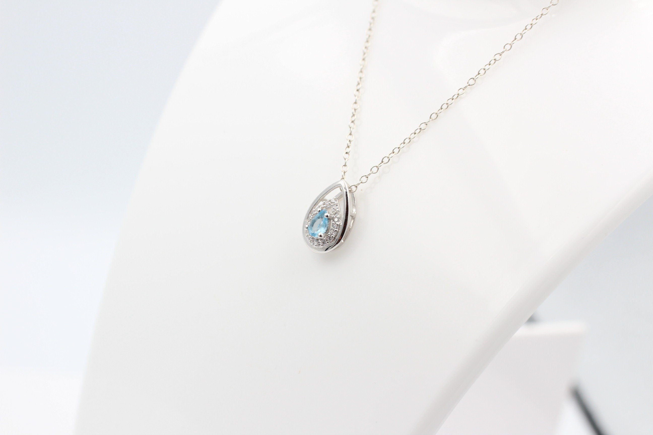 Edler 0,51 Carat schweizblauer Topas Anhänger 925 Silber  Topas
