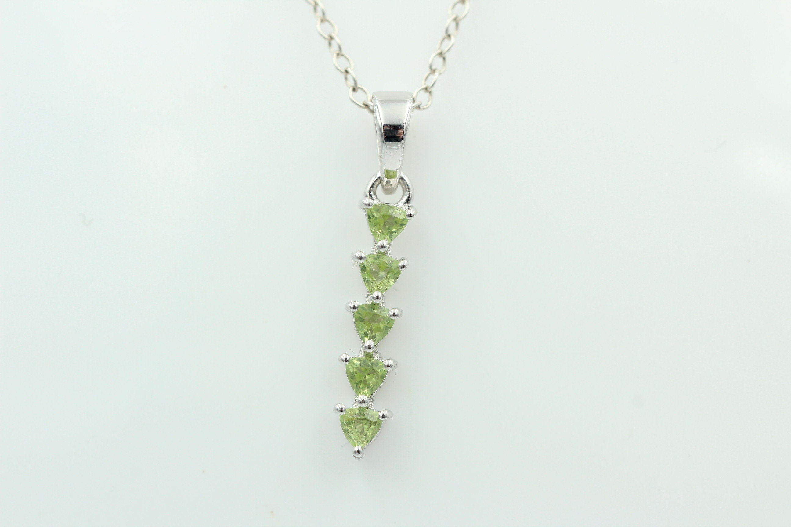 Edler 1,0 Carat Peridot Anhänger 925 Sterling Silber  Olivin