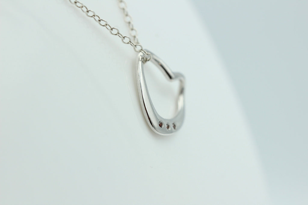 Edler 0,03 Carat roter Diamant Herzanhänger 925 Silber Herz Collier Kette