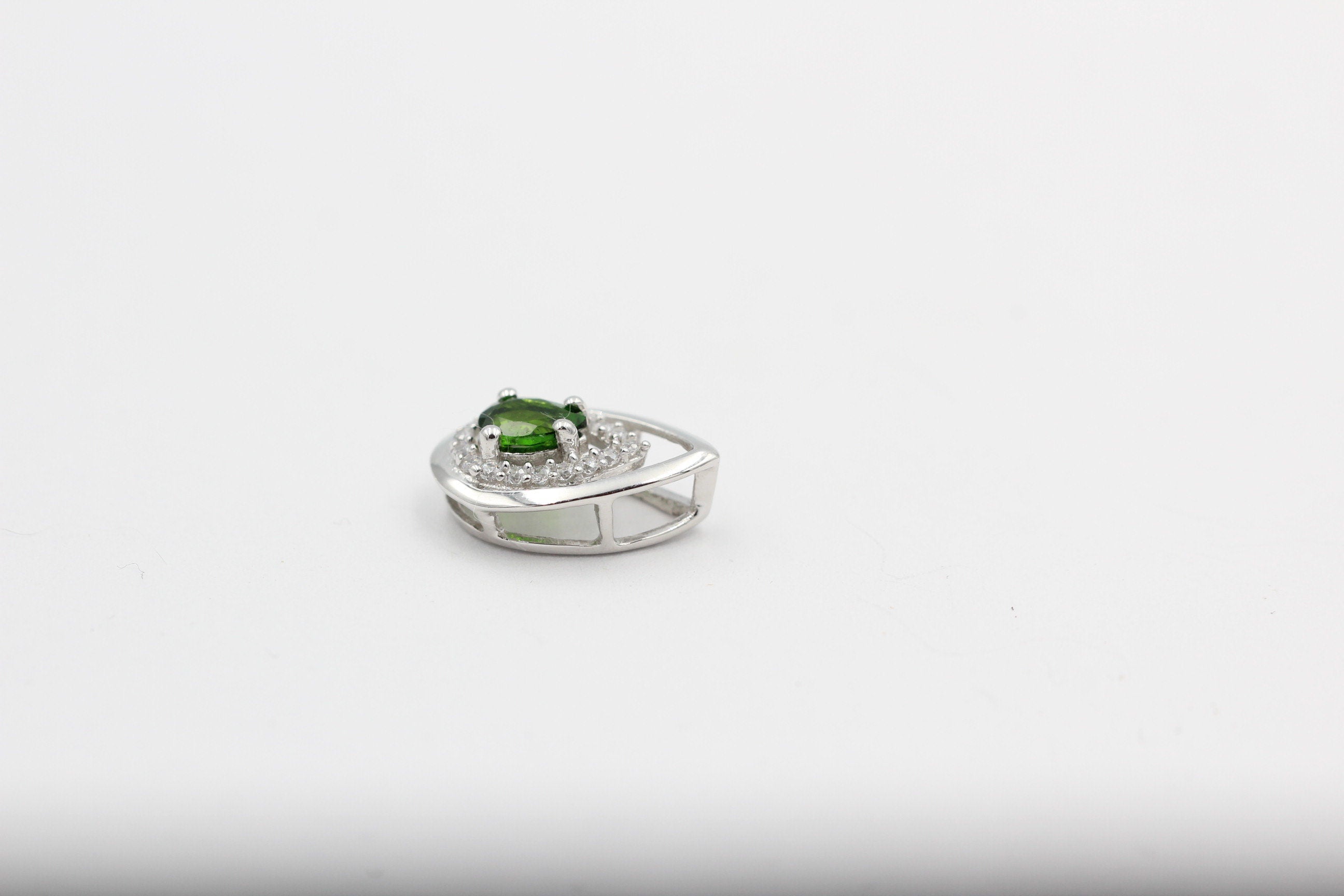 Edler 0,51 Carat Chromdiopsid Anhänger 925 Silber Chrom Diopsid
