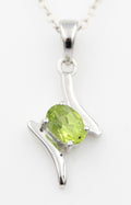 Edler 0,72 Carat maigrüner  Peridot Anhänger 925 Silber Collier Kette OIivin