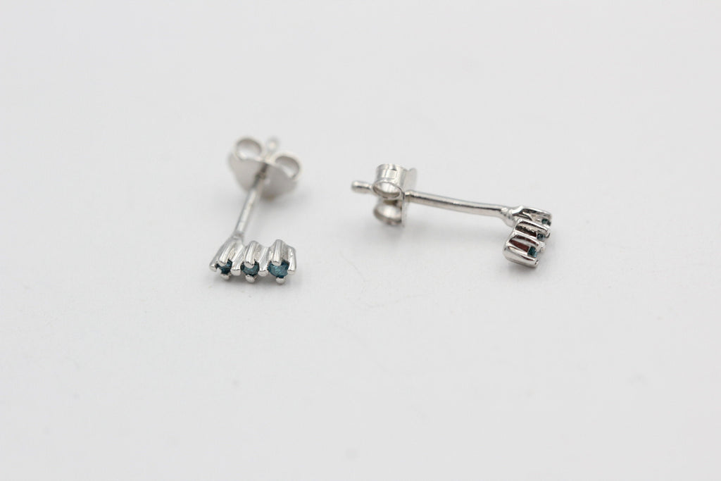 Edle 0,05 Carat blauer Diamant Ohrstecker 925 Silber Diamantohrstecker I2 - I3