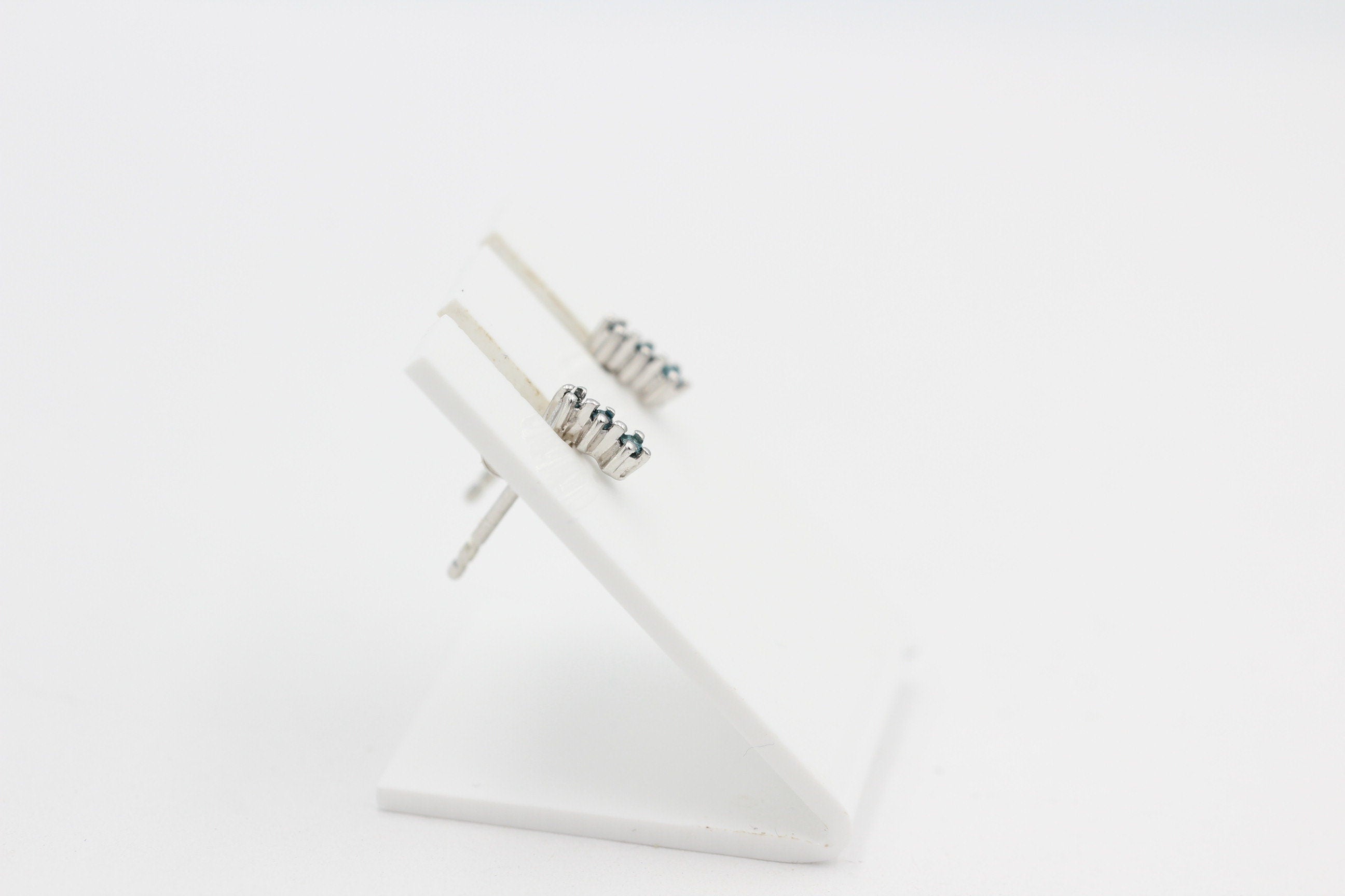 Edle 0,05 Carat blauer Diamant Ohrstecker 925 Silber Diamantohrstecker I2 - I3