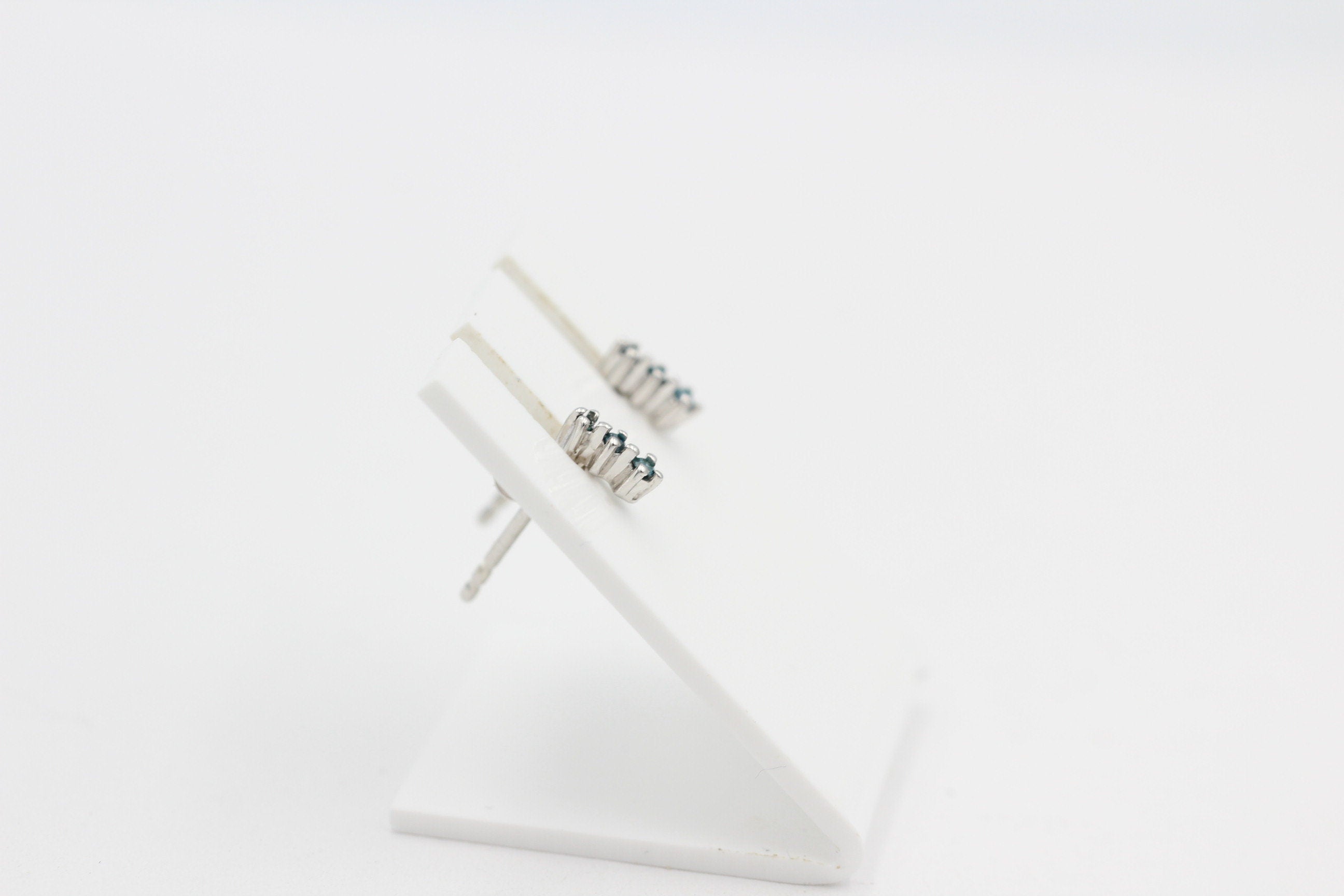 Edle 0,05 Carat blauer Diamant Ohrstecker 925 Silber Diamantohrstecker I2 - I3