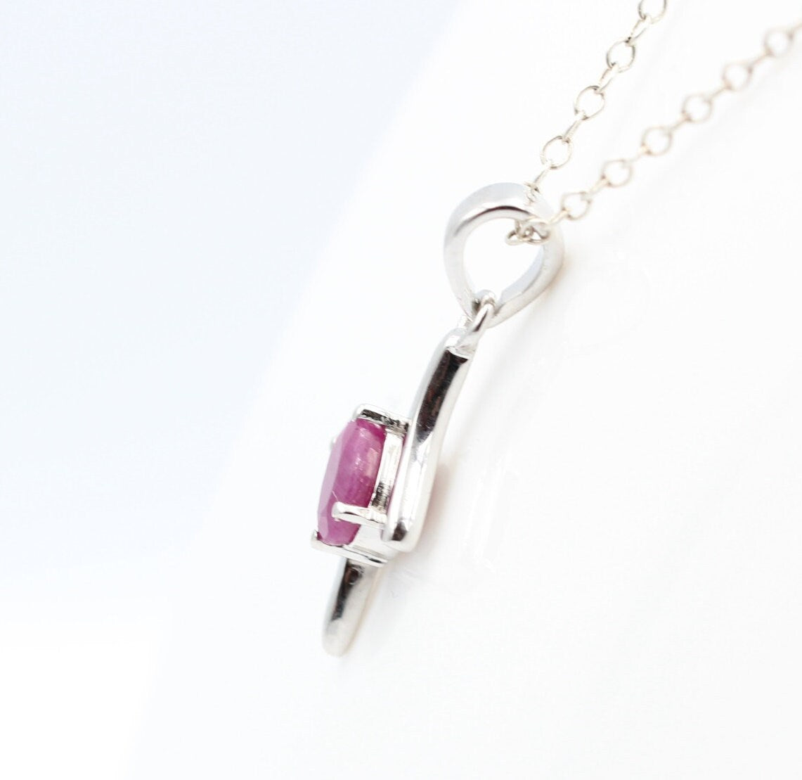 0,72 Carat Rubin Anhänger 925 Silber  Rubinanhänger Schmuckstück