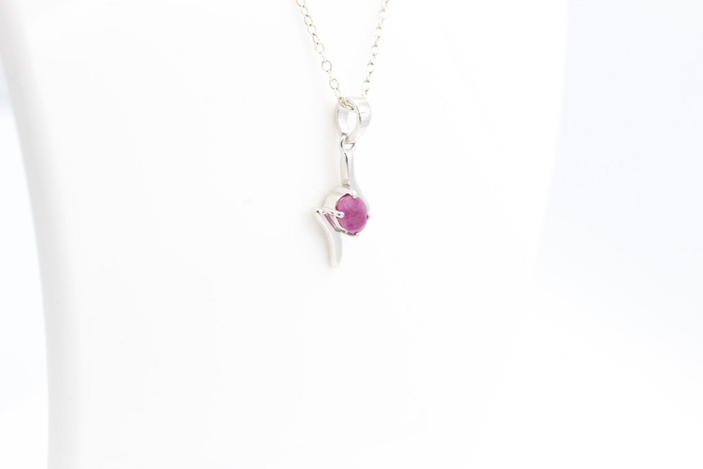 0,72 Carat Rubin Anhänger 925 Silber  Rubinanhänger Schmuckstück