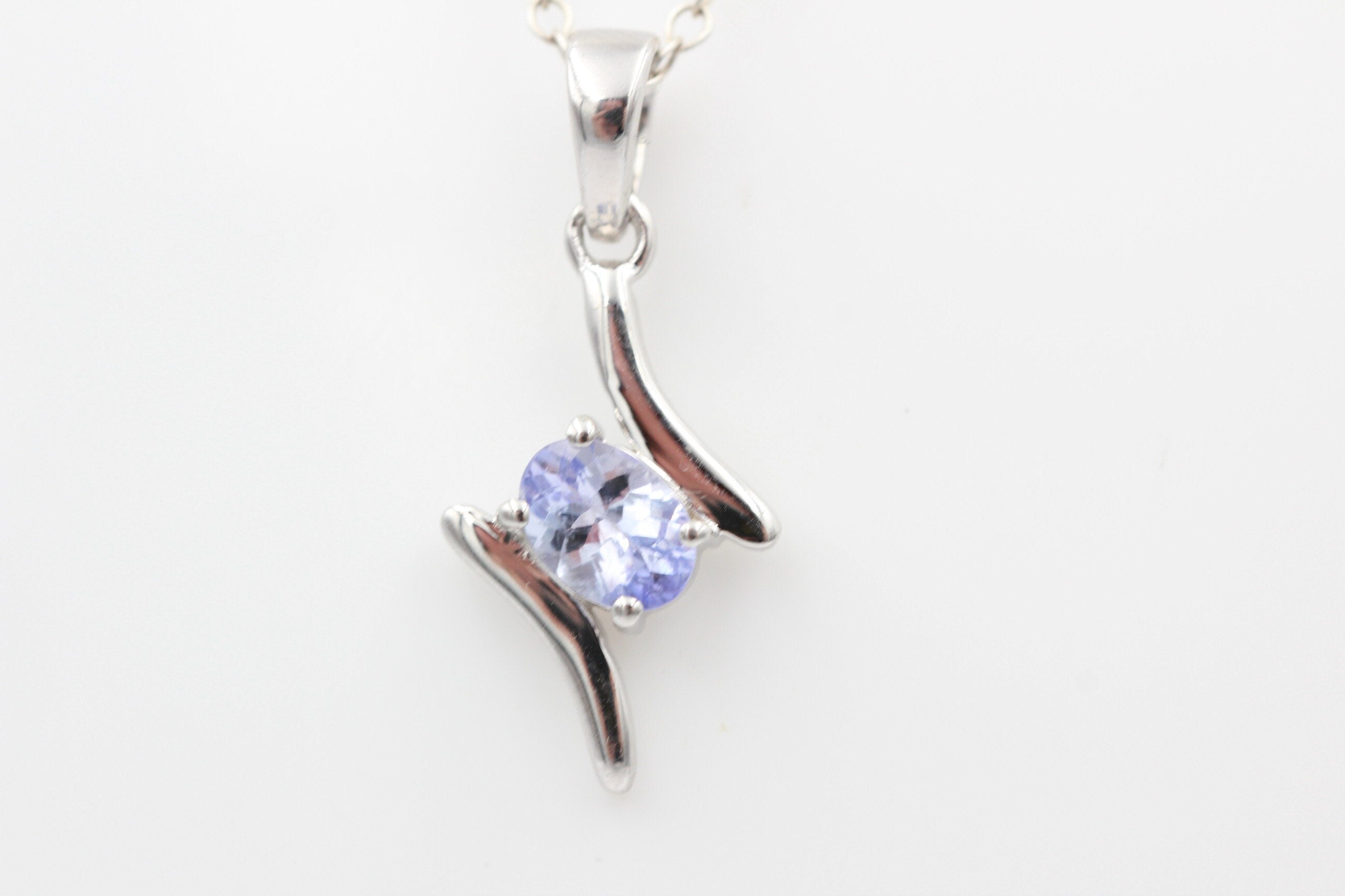 0,72 Carat Tansanit Anhänger 925 Silber Collier Kette Tansanit aus Afrika