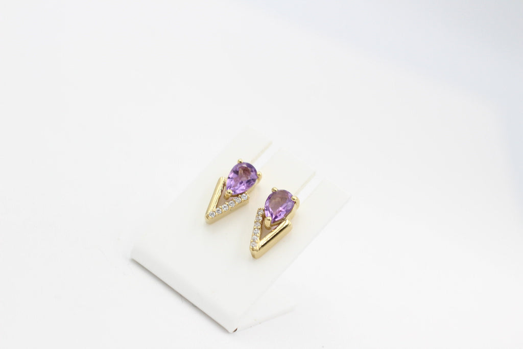 1,44 Carat brasilianischer Amethyst Design Ohrstecker 925 Silber vergoldet Top