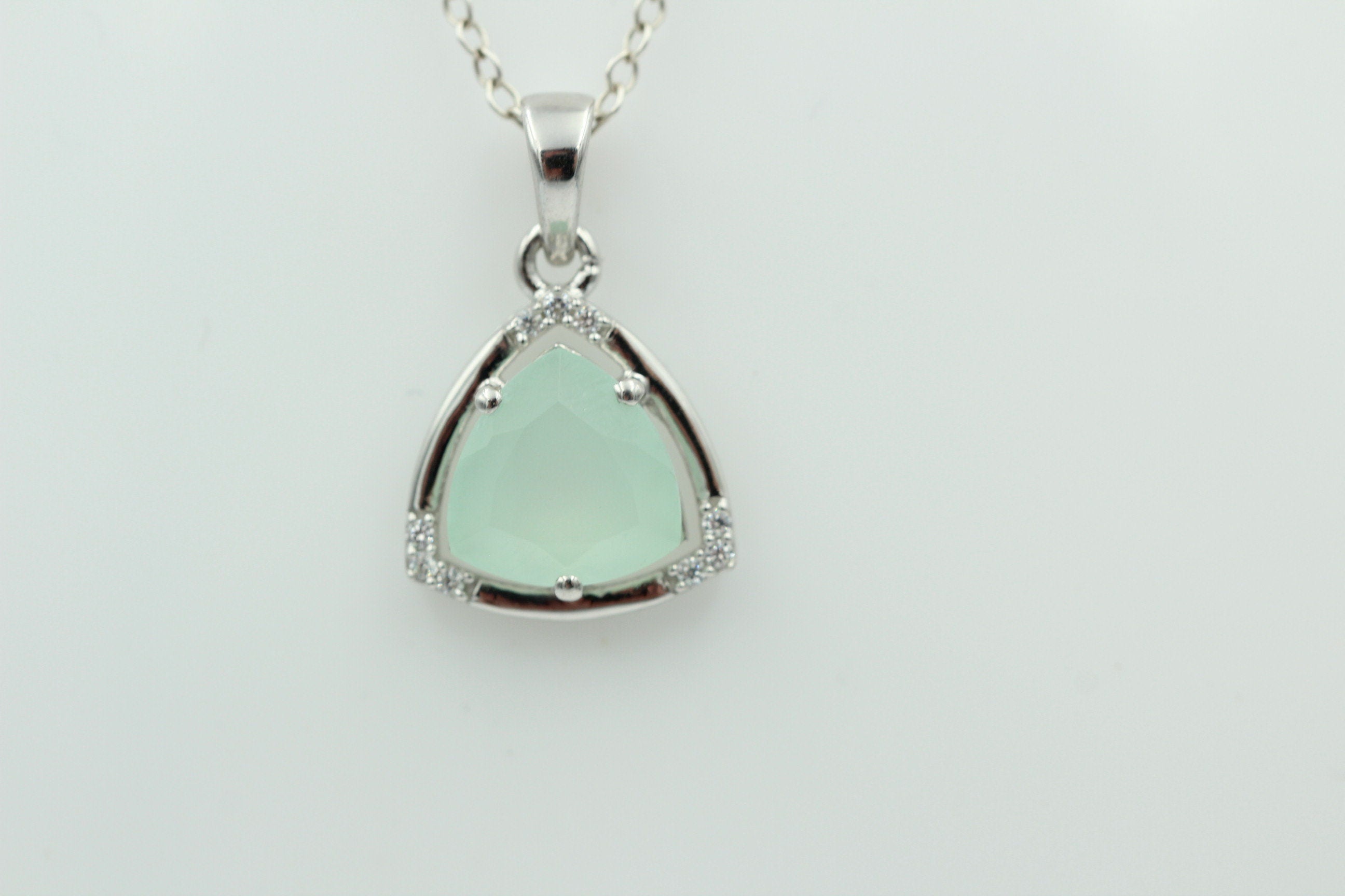 2,26 Carat Aqua Calcedon mit Zirkonia 925 Silber Kette Wassercalcedon Top