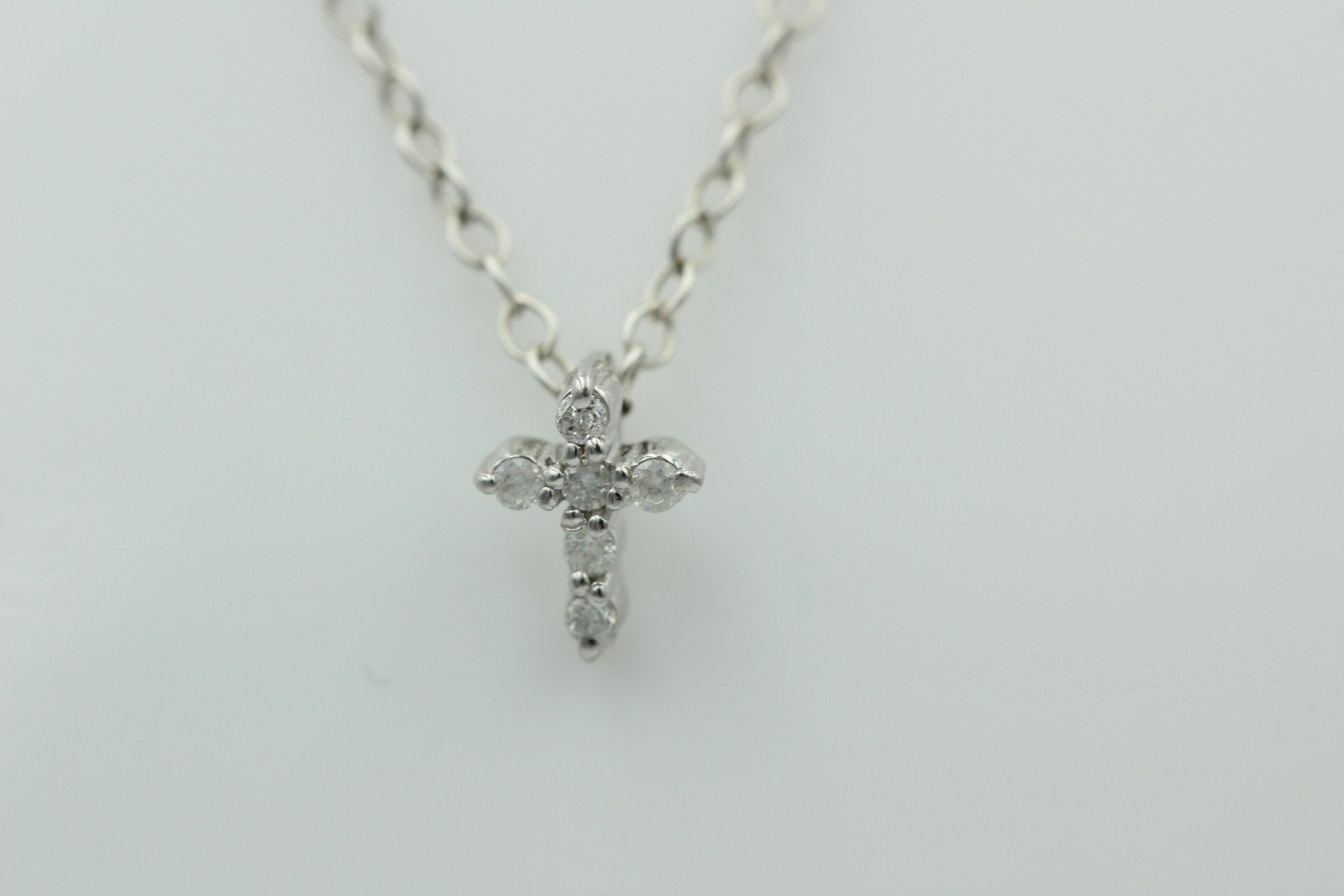 0,072 Carat weißer Diamant Kreuzanhänger 925 Silber Collier Kette I2 - I3. G-H