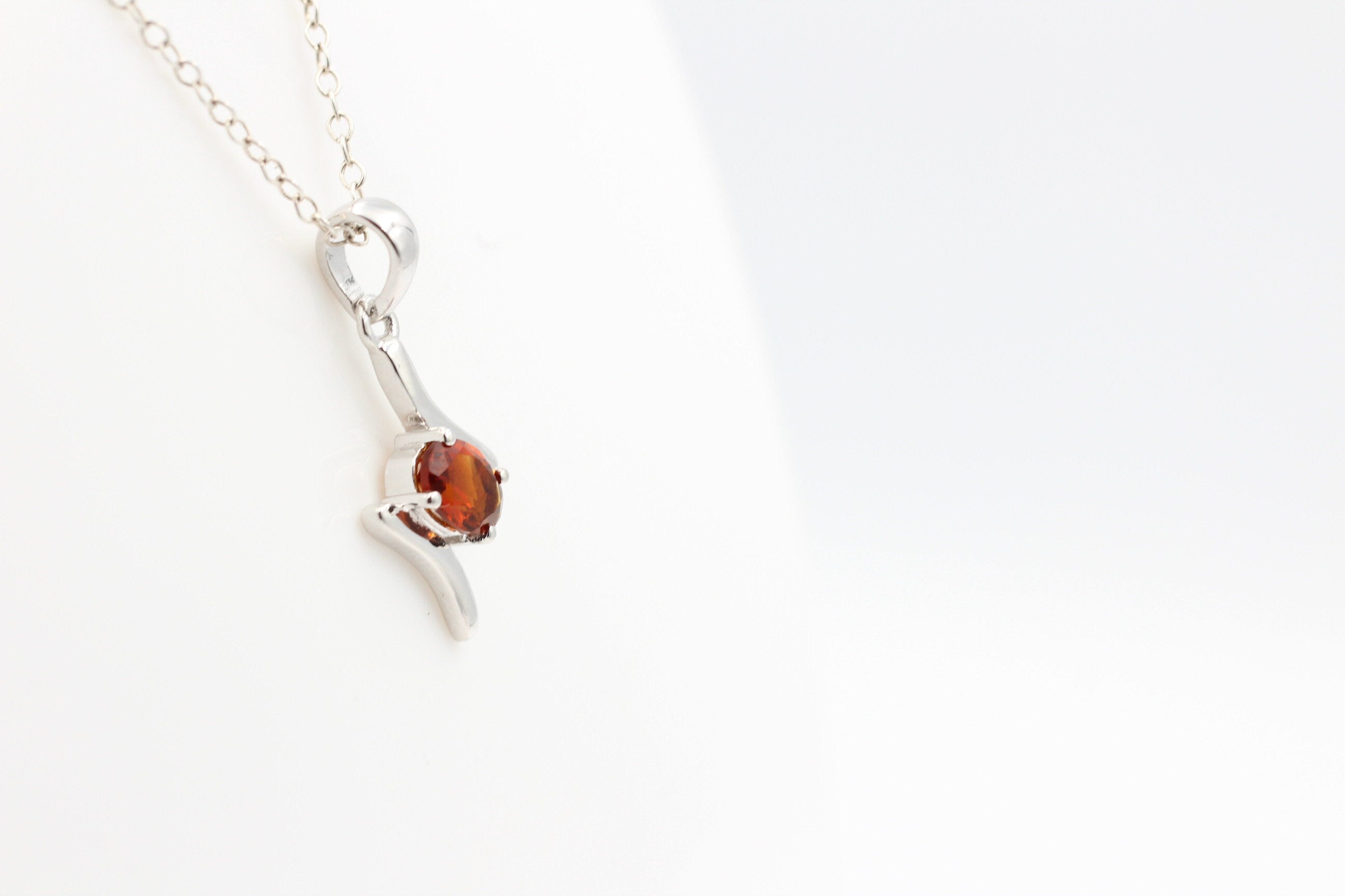 0,72 Carat Madeira Citrin Anhänger 925 Silber  Citrinanhänger seltener Madeira Citrin mit toller Farbe