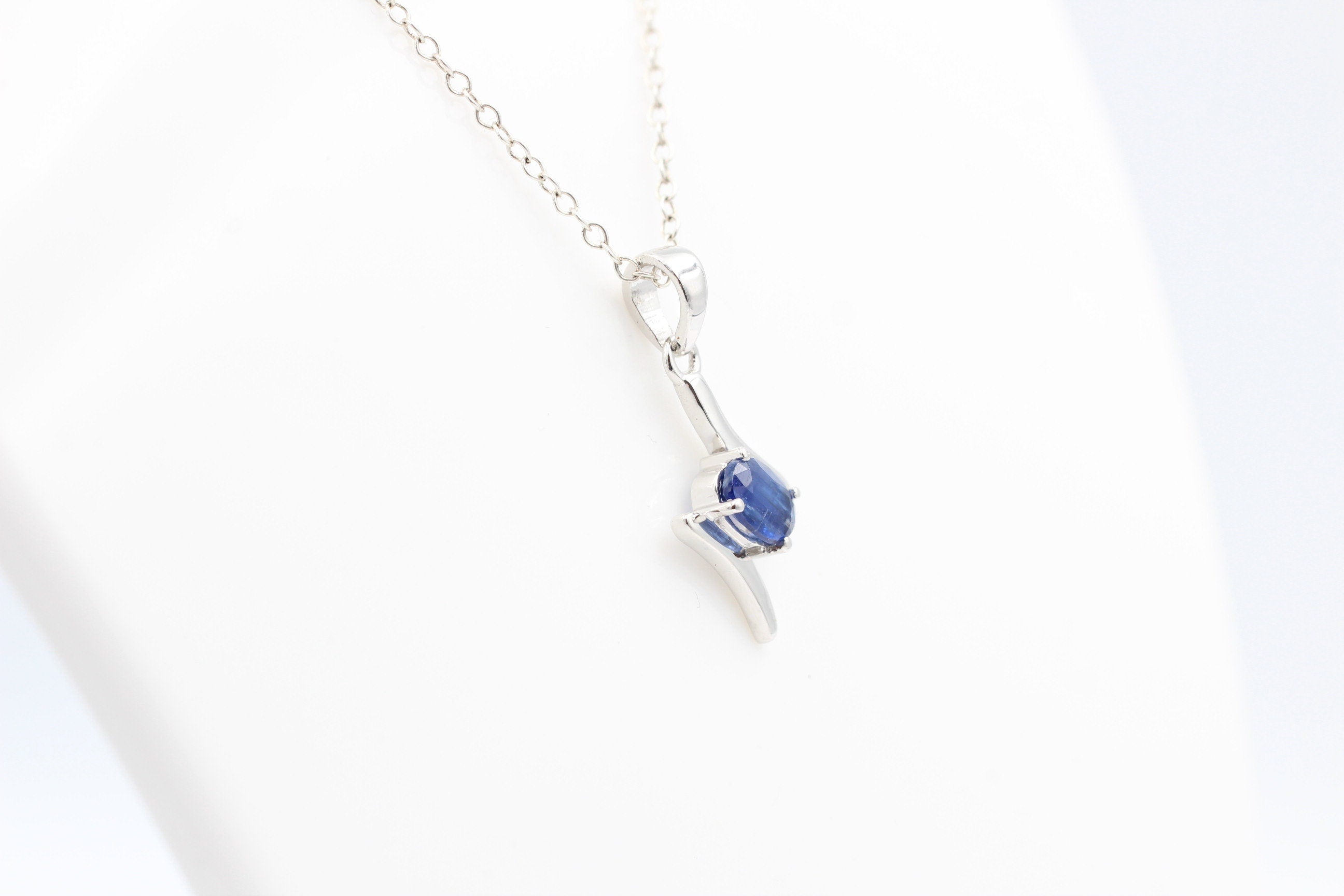 0,72 Carat blauer Kyanit Anhänger 925 Silber Kyanitanhänger