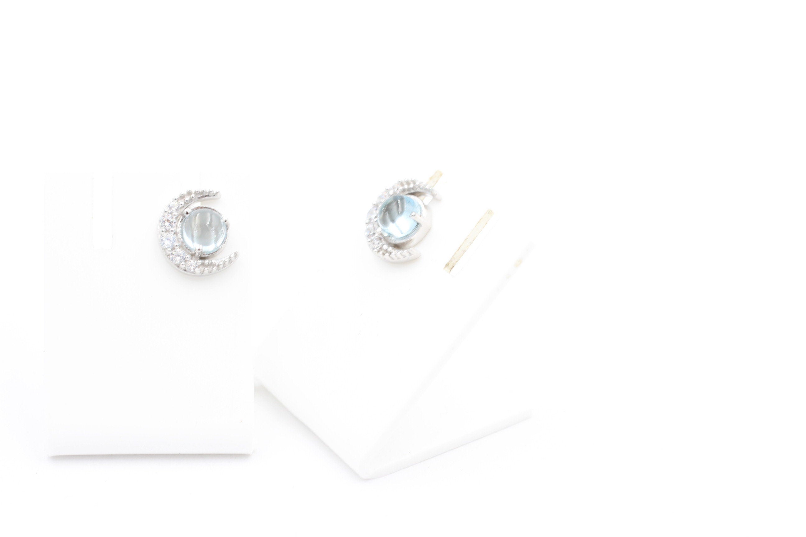 Edle 1,10 Carat Blautopas Mondohrstecker 925 Silber hellblauer Edelstein Top