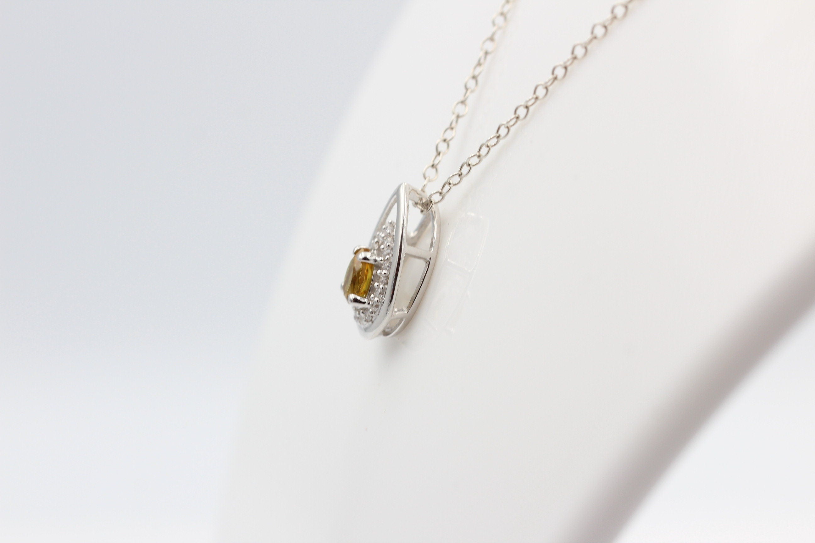 Edler 0,51 Carat Nano Zultanit Anhänger 925 Silber Collier Kette