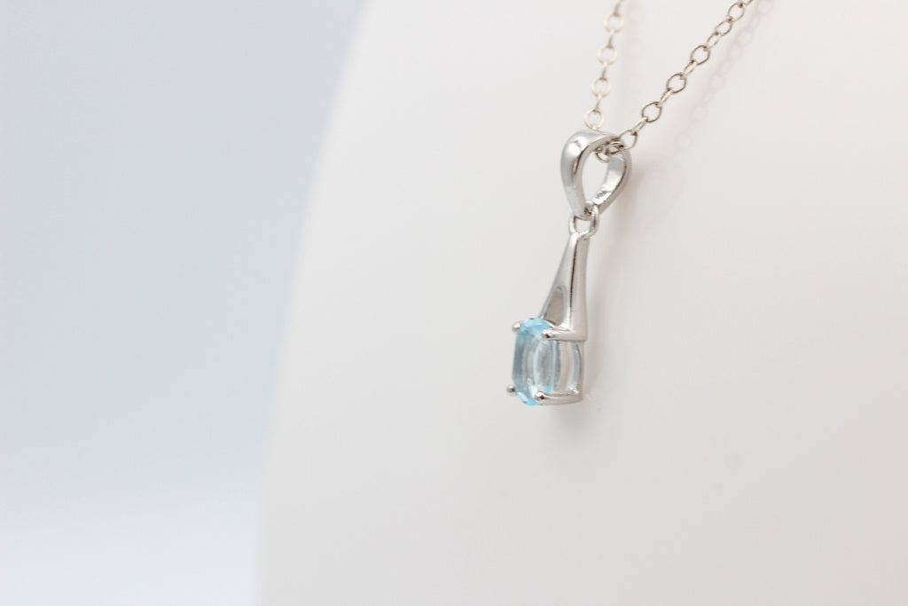 0,72  Carat Blautopast Anhänger 925 Silber  himmelblauer Topas