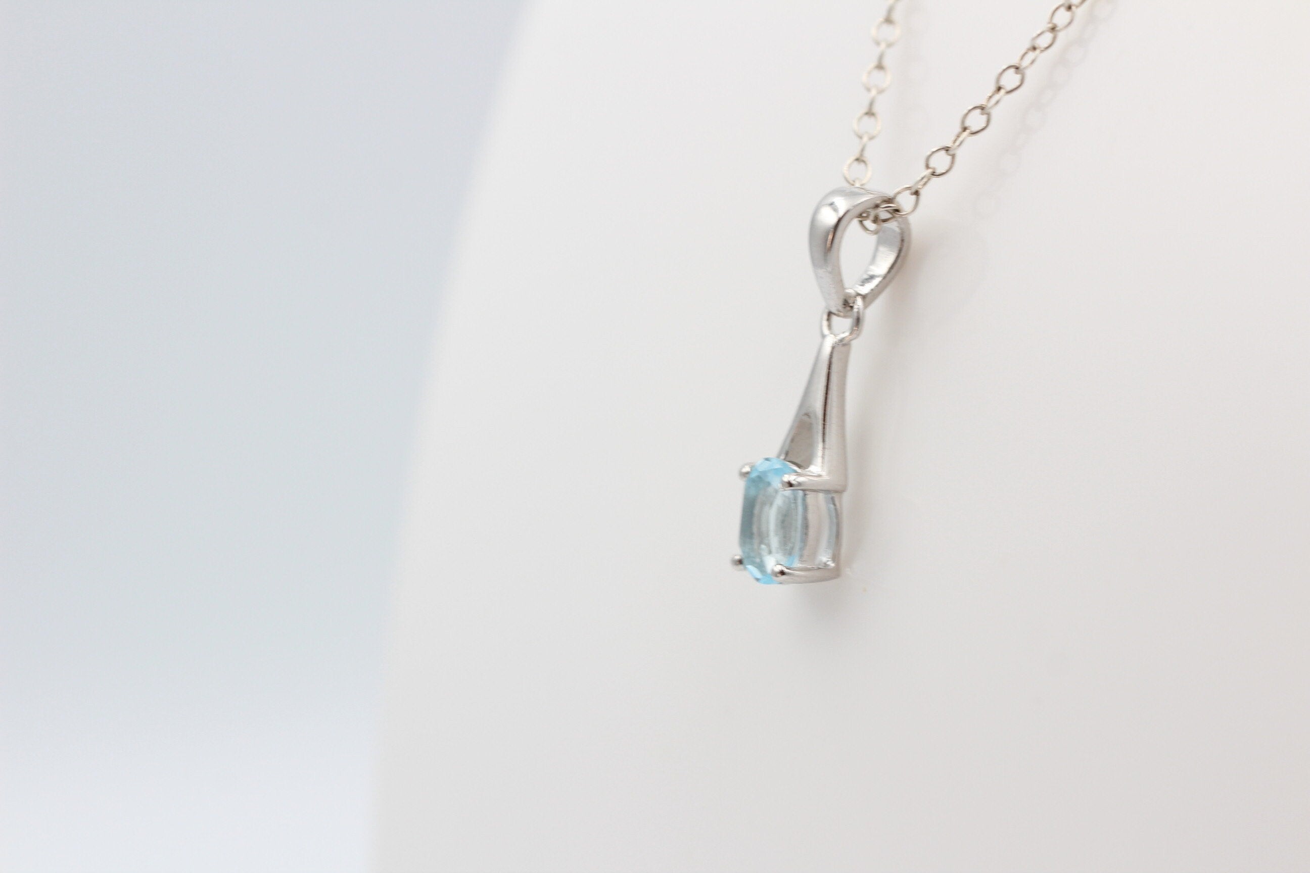 0,72  Carat Blautopast Anhänger 925 Silber  himmelblauer Topas
