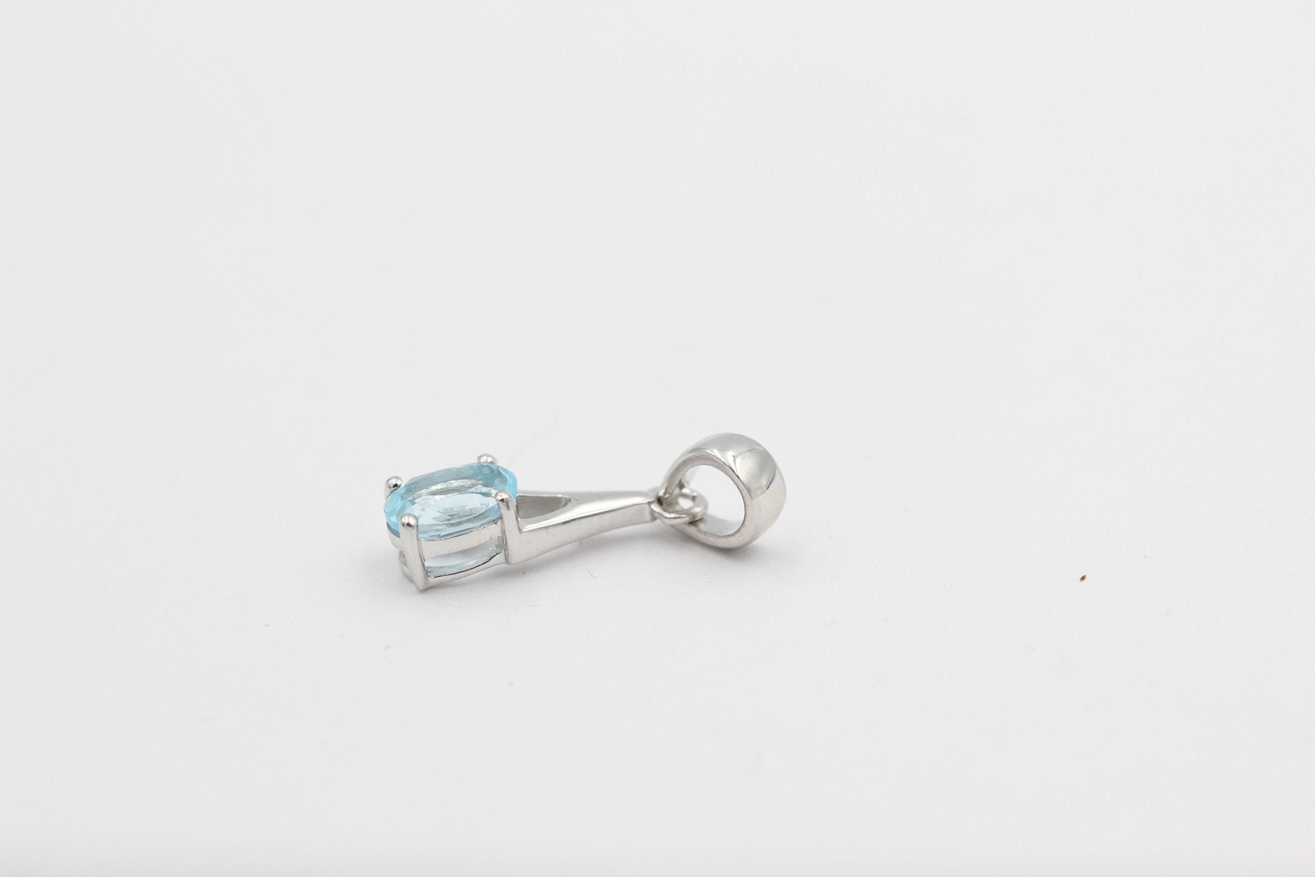 0,72  Carat Blautopast Anhänger 925 Silber  himmelblauer Topas