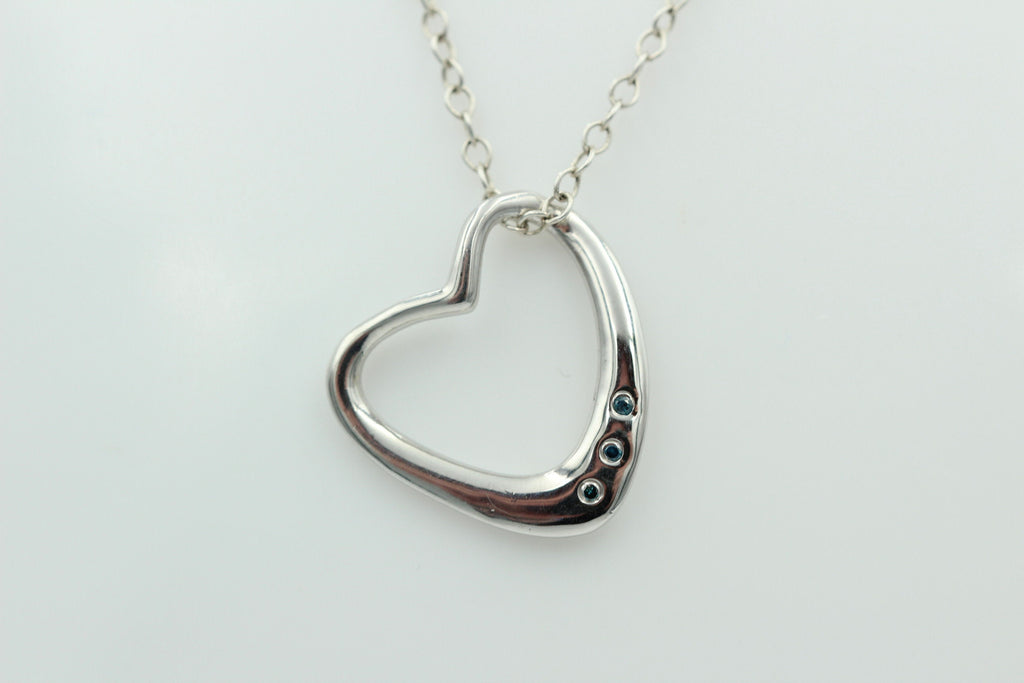Edler 0,03 Carat blauer Diamant Herzanhänger 925 Silber Herz Collier Kette