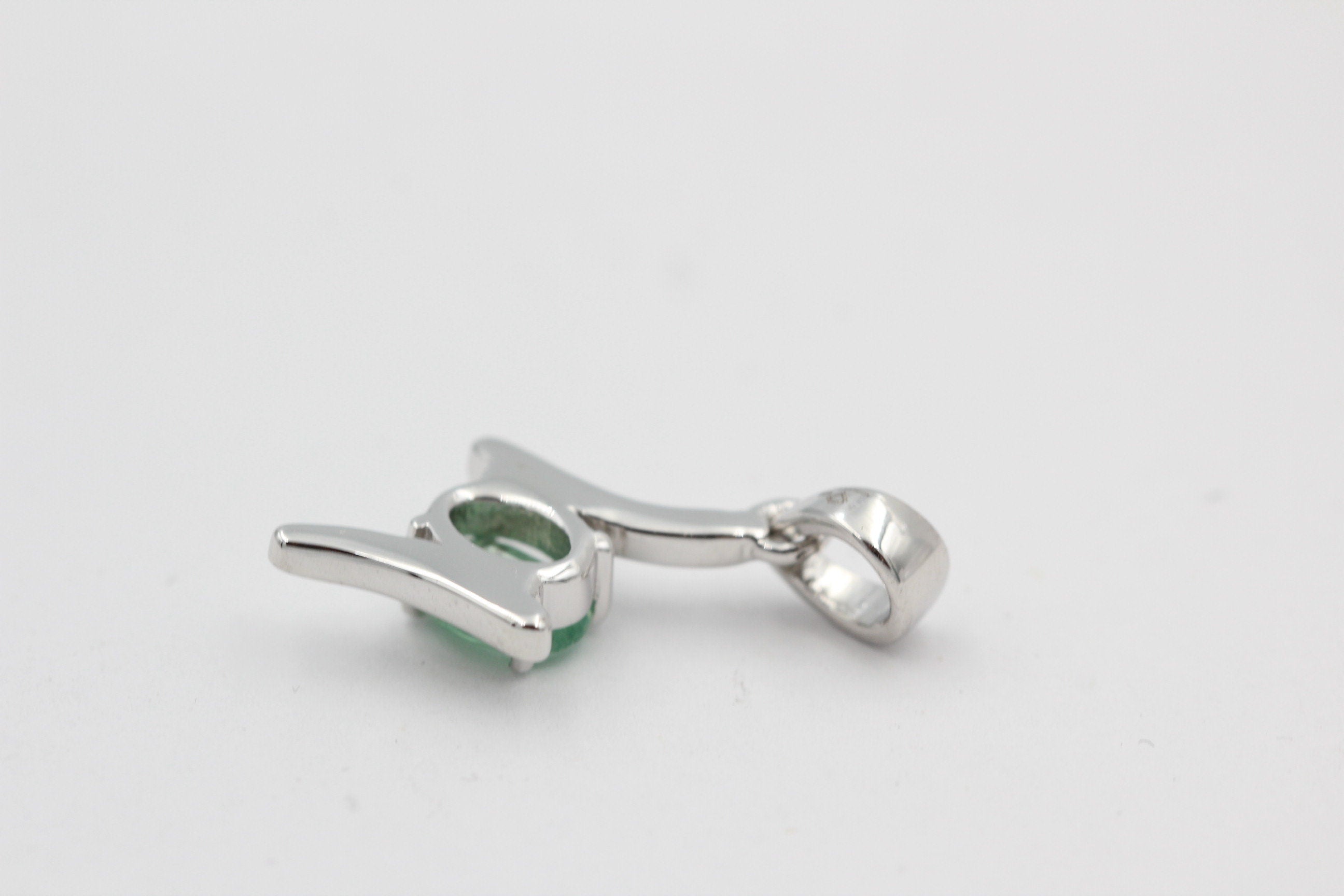 0,72 Carat mint Kyanit Anhänger 925  Silber  mintgrüner Kyanit seltener Edelstein