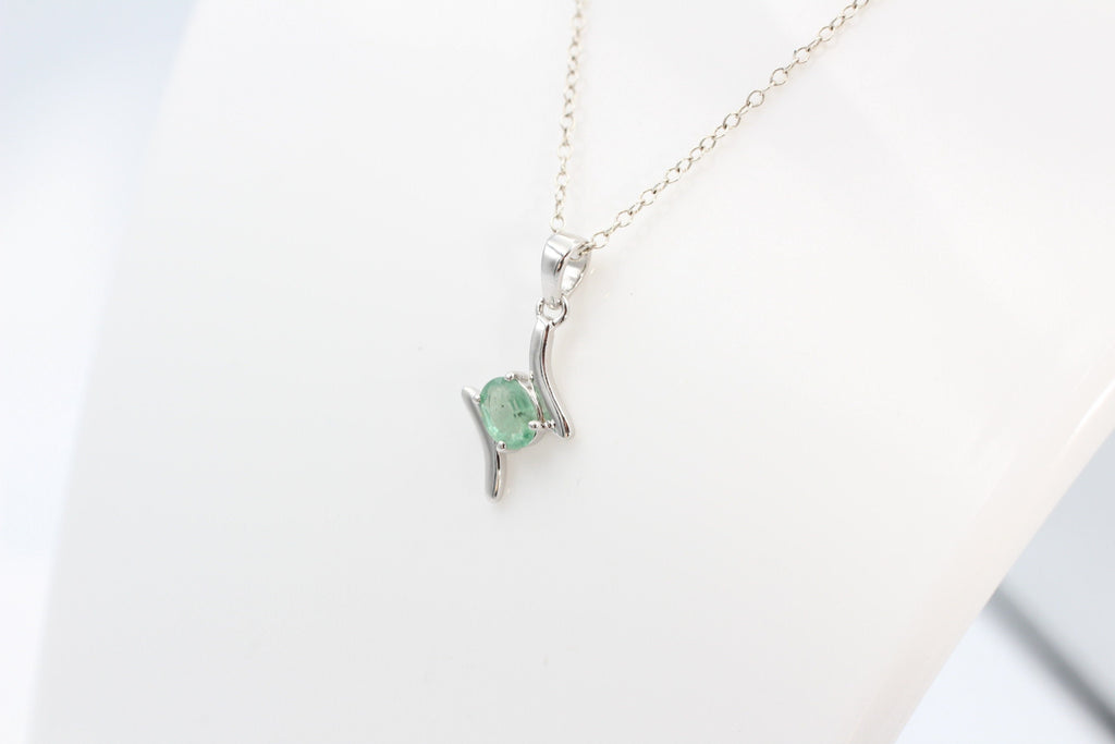 0,72 Carat mint Kyanit Anhänger 925  Silber  mintgrüner Kyanit seltener Edelstein