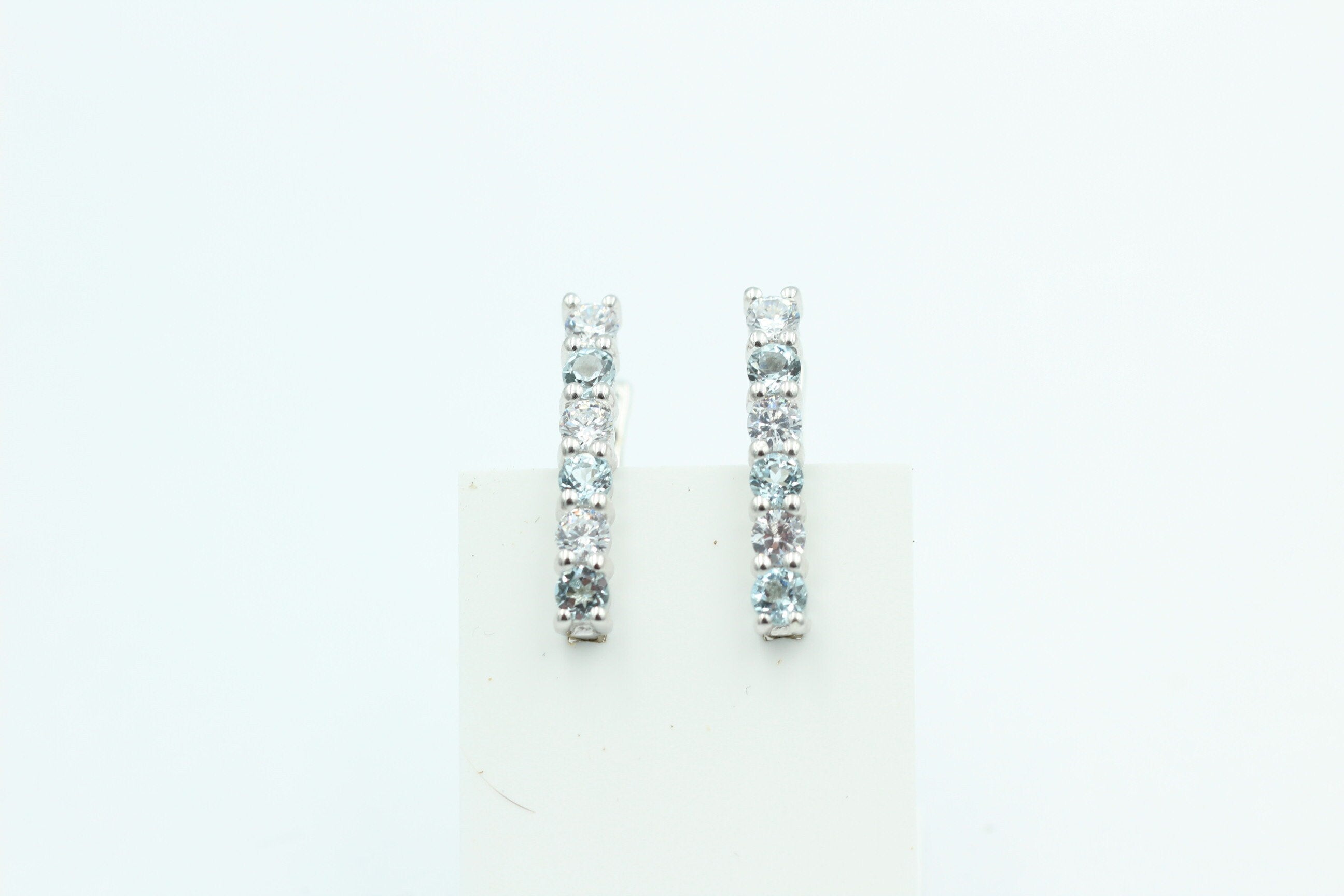 Edle 1,1 Carat Blautopas Ohrschmuck 925 Silber himmelblauer Topas mit Zirkonia