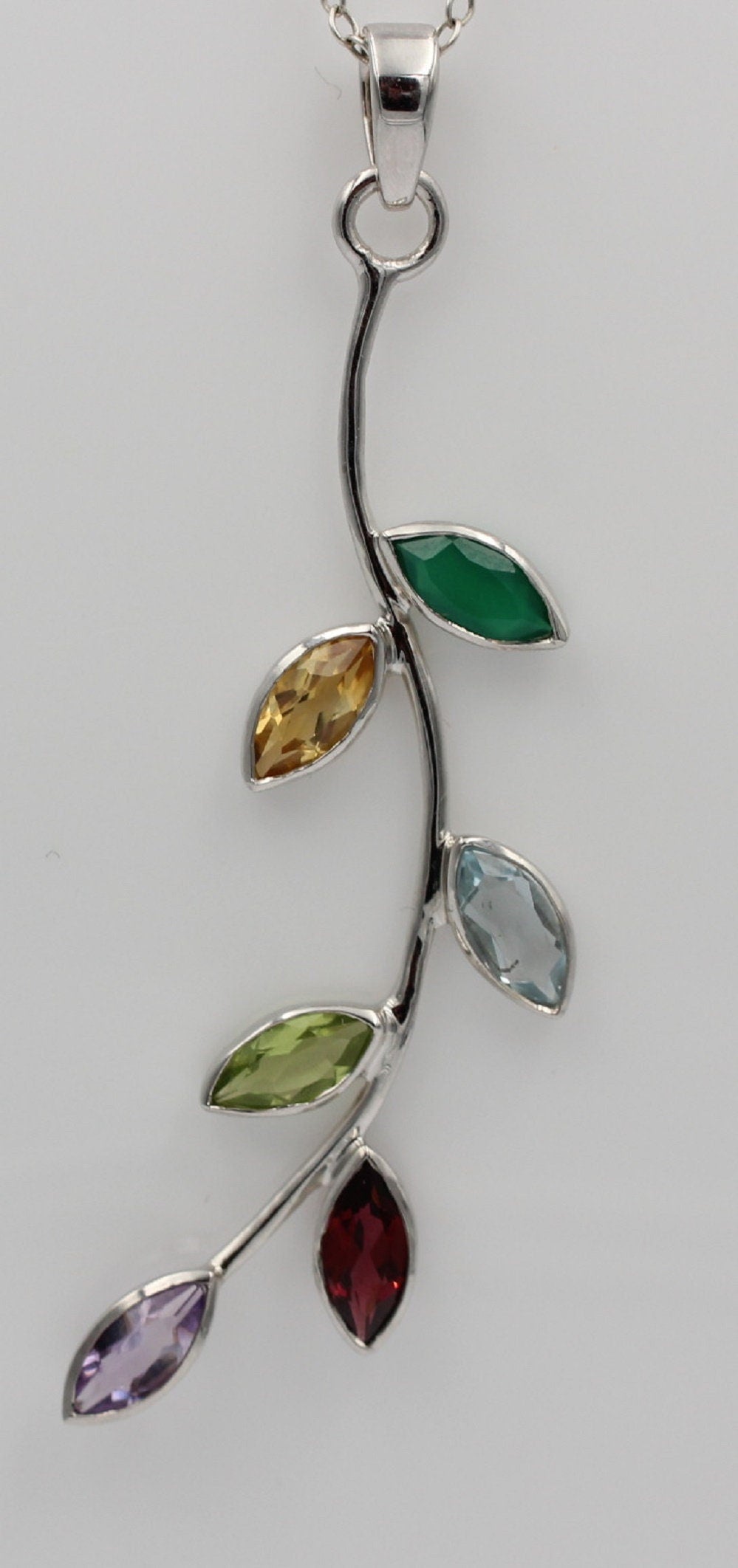 Edler 2,65 Carat Multi Edelstein Blatt Anhänger 925 Silber Collier Kette Top