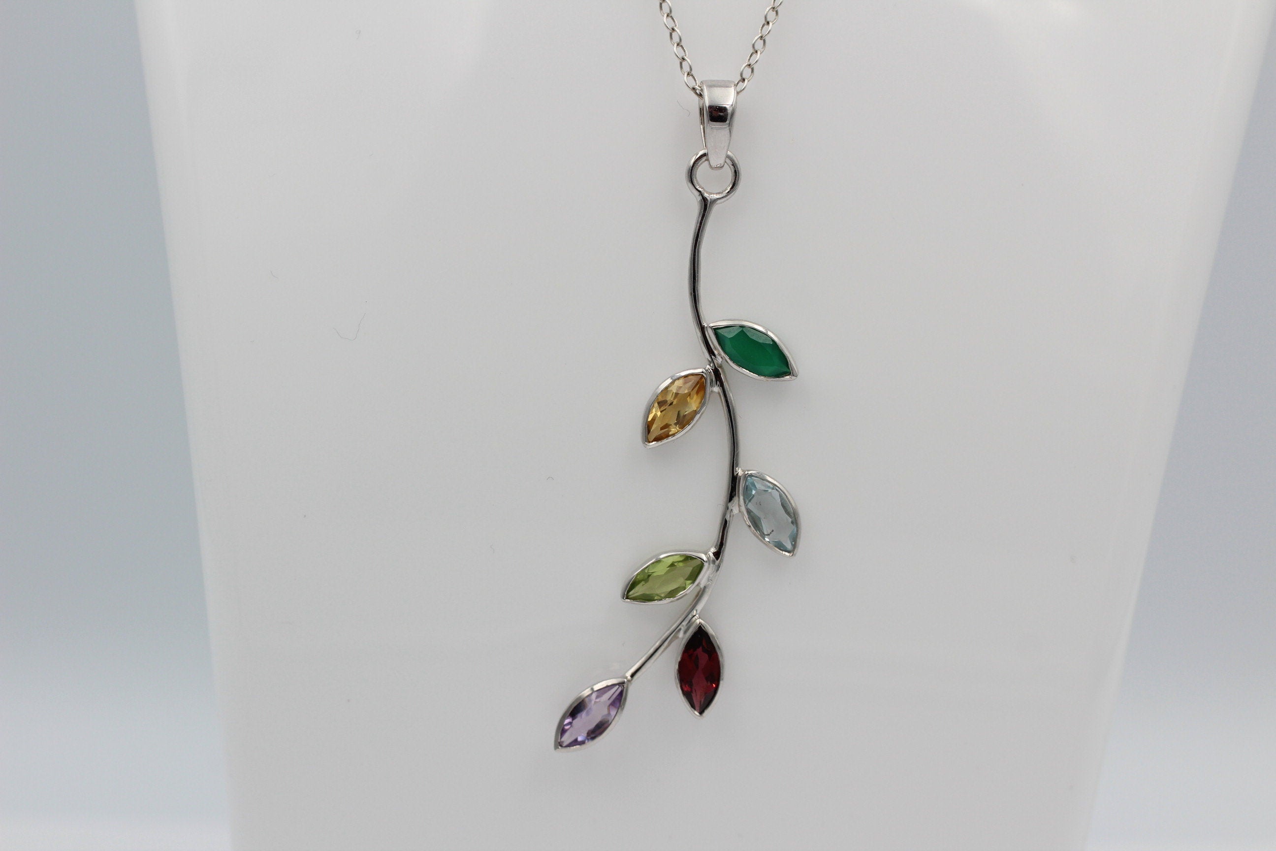 Edler 2,65 Carat Multi Edelstein Blatt Anhänger 925 Silber Collier Kette Top