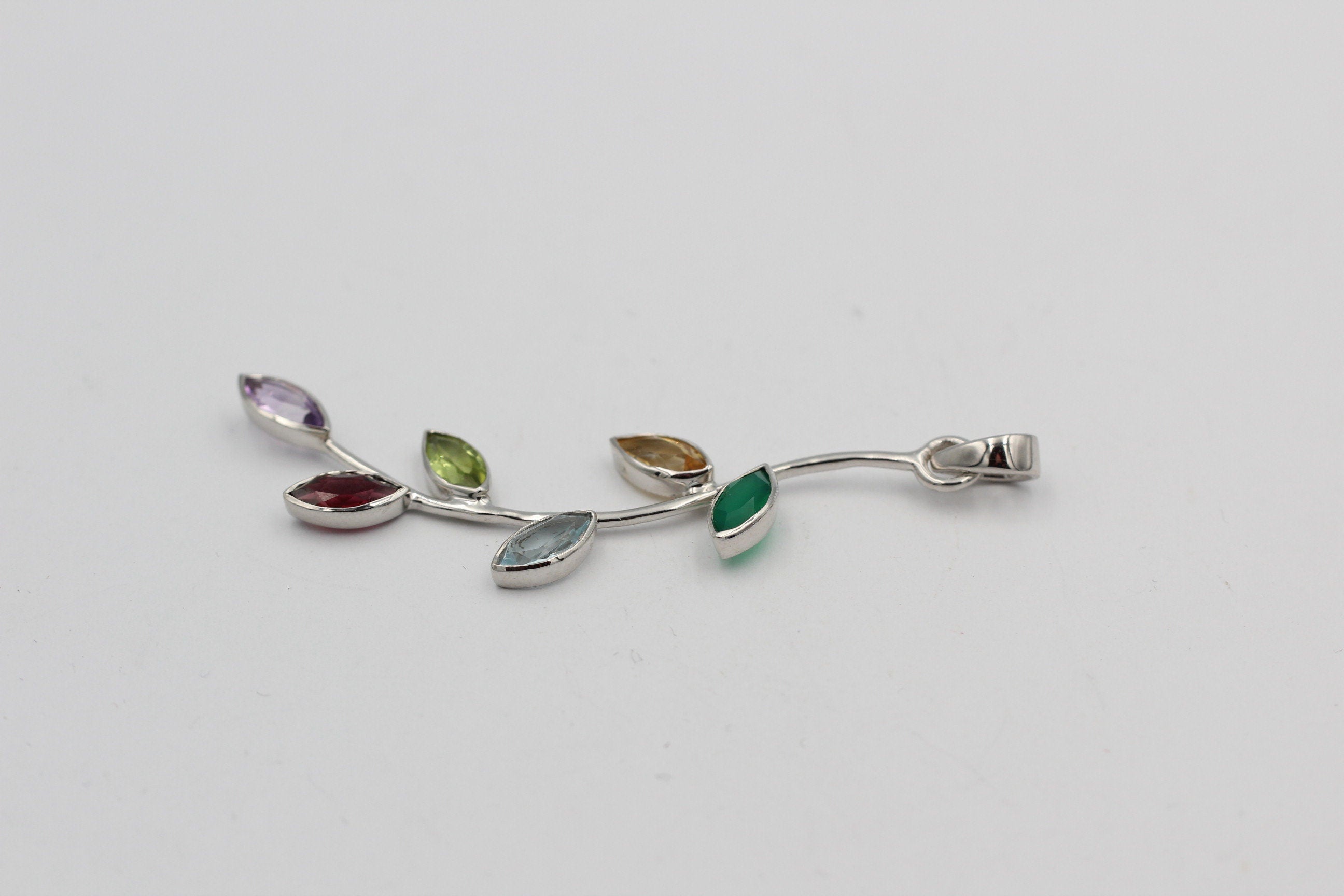 Edler 2,65 Carat Multi Edelstein Blatt Anhänger 925 Silber Collier Kette Top