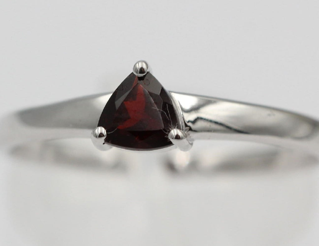 Edler 1,15 Carat Granat Ring 925 Silber Fingerring Grosse 9 / 16 / 60 blutrot