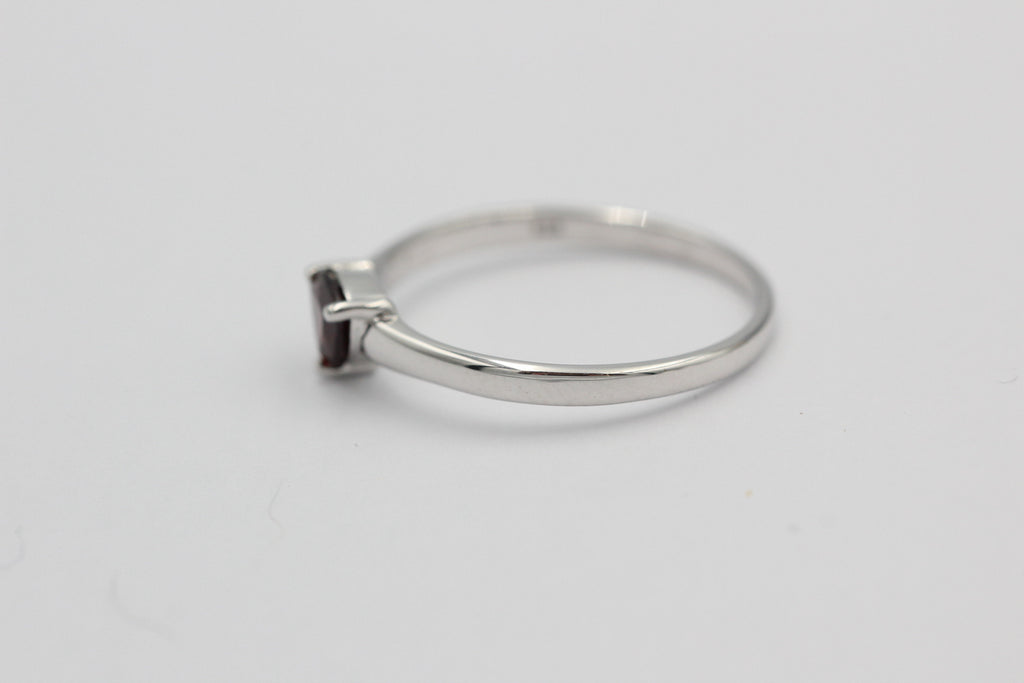 Edler 1,15 Carat Granat Ring 925 Silber Fingerring Grosse 9 / 16 / 60 blutrot
