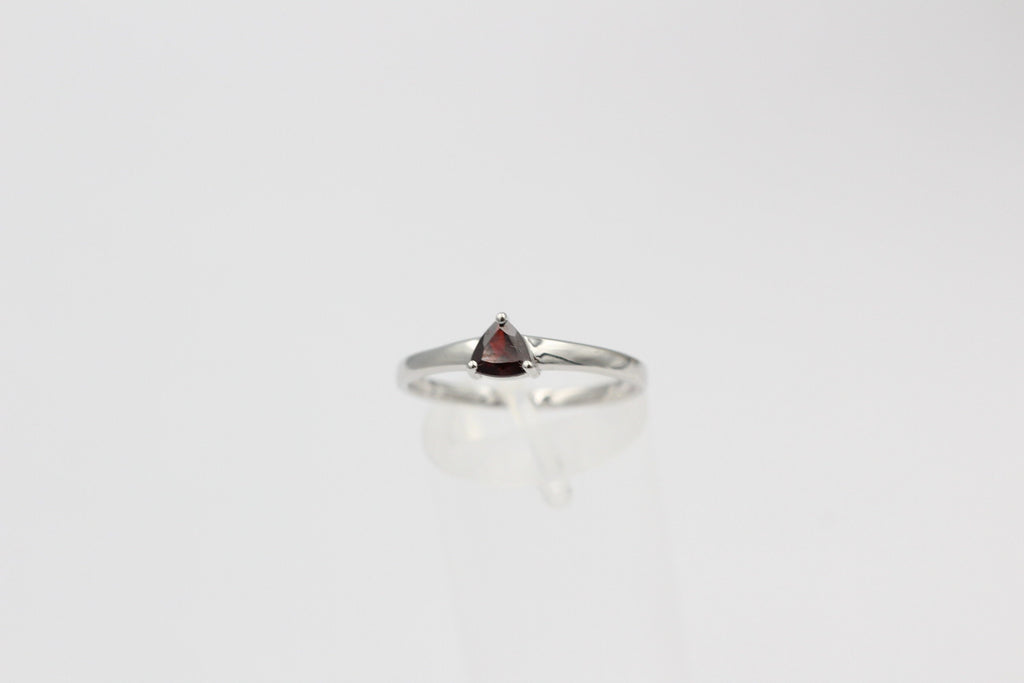 Edler 1,15 Carat Granat Ring 925 Silber Fingerring Grosse 9 / 16 / 60 blutrot
